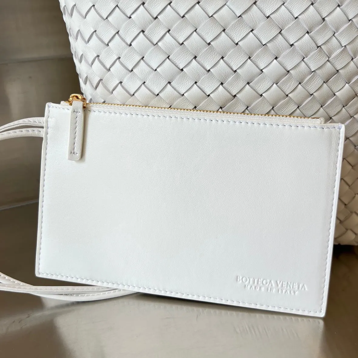 35 BUCKET CABAT LAMBSKIN Bottega Expert advice IN WHITE Fully equipped Veneta