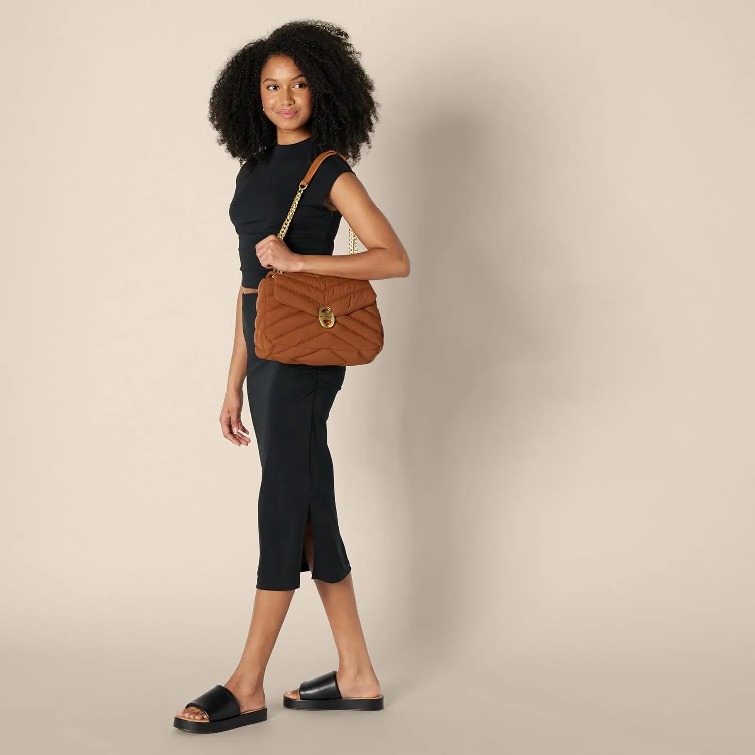 Amazon Essentials Women's Soft Quilted Flap Bag