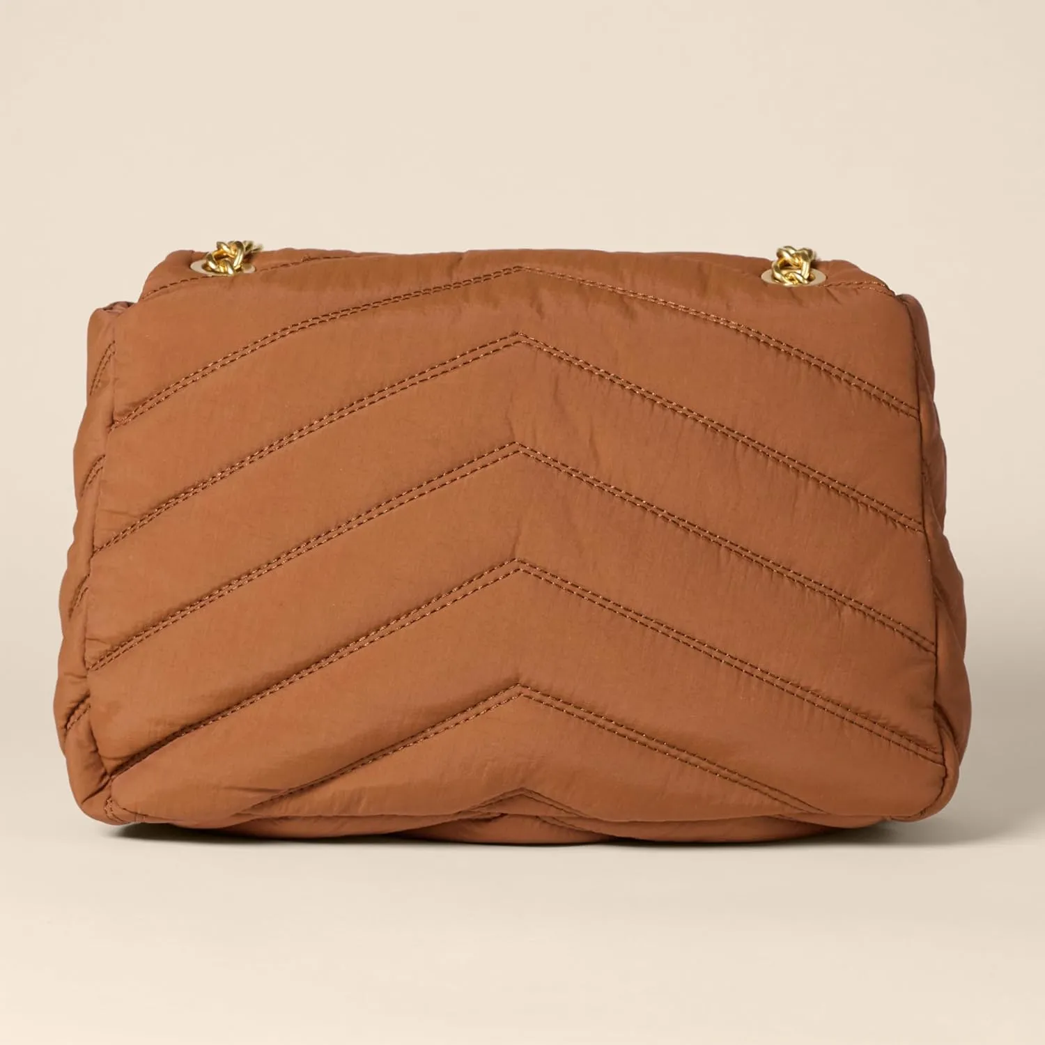 Amazon Essentials Women's Soft Quilted Flap Bag