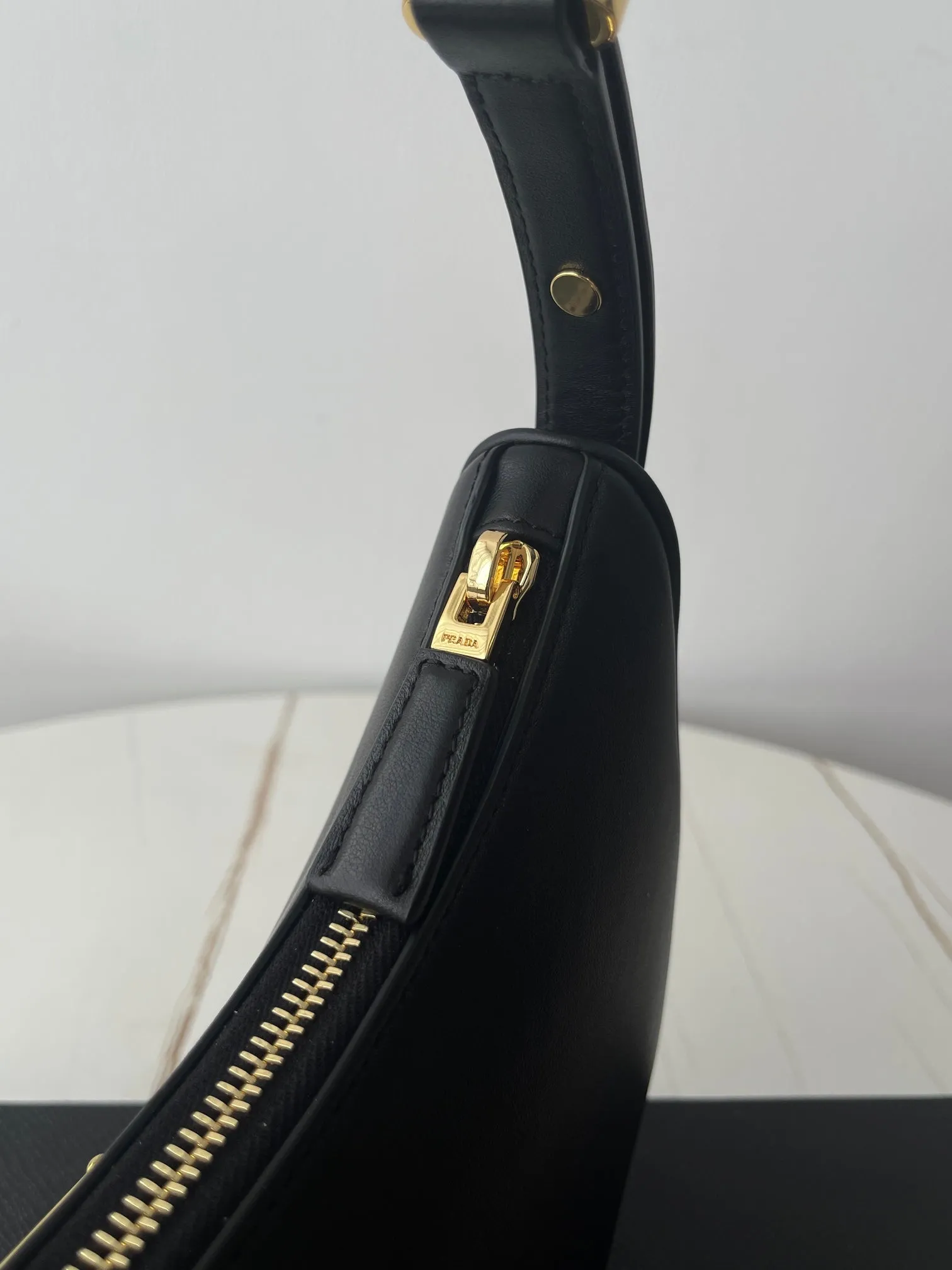 ARQUÉ LEATHER BAG Fast delivery SHOULDER IN Best seller PRADA BLACK 22