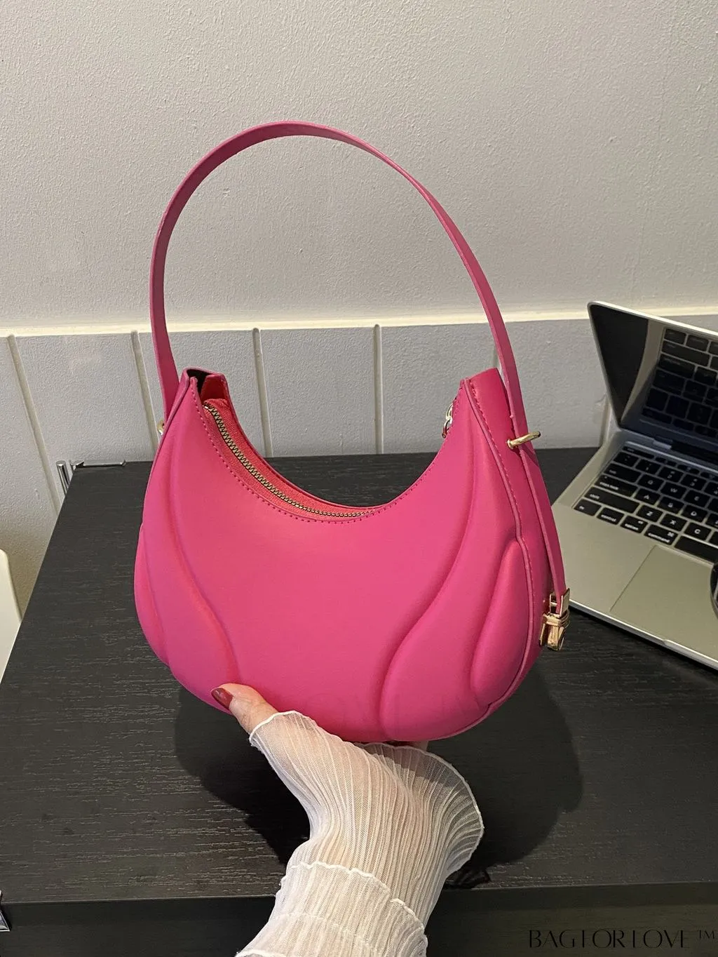 BagForLove - Compact Zippered Shoulder Bag with Embossed PU Material - Minimalist Design