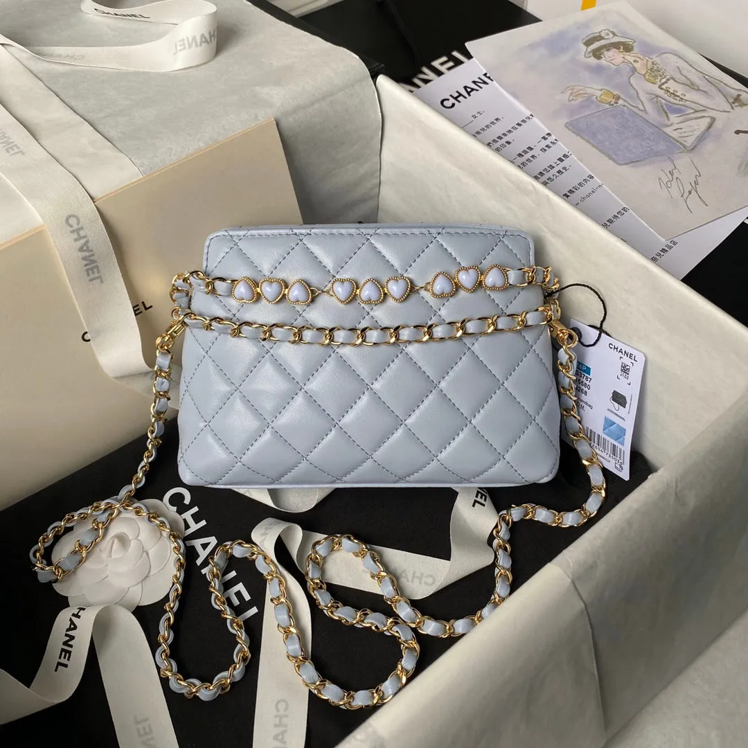 blue CHANEL 19cm Wide variety with clutch chain turquoise 24p lambskin Anti-slip