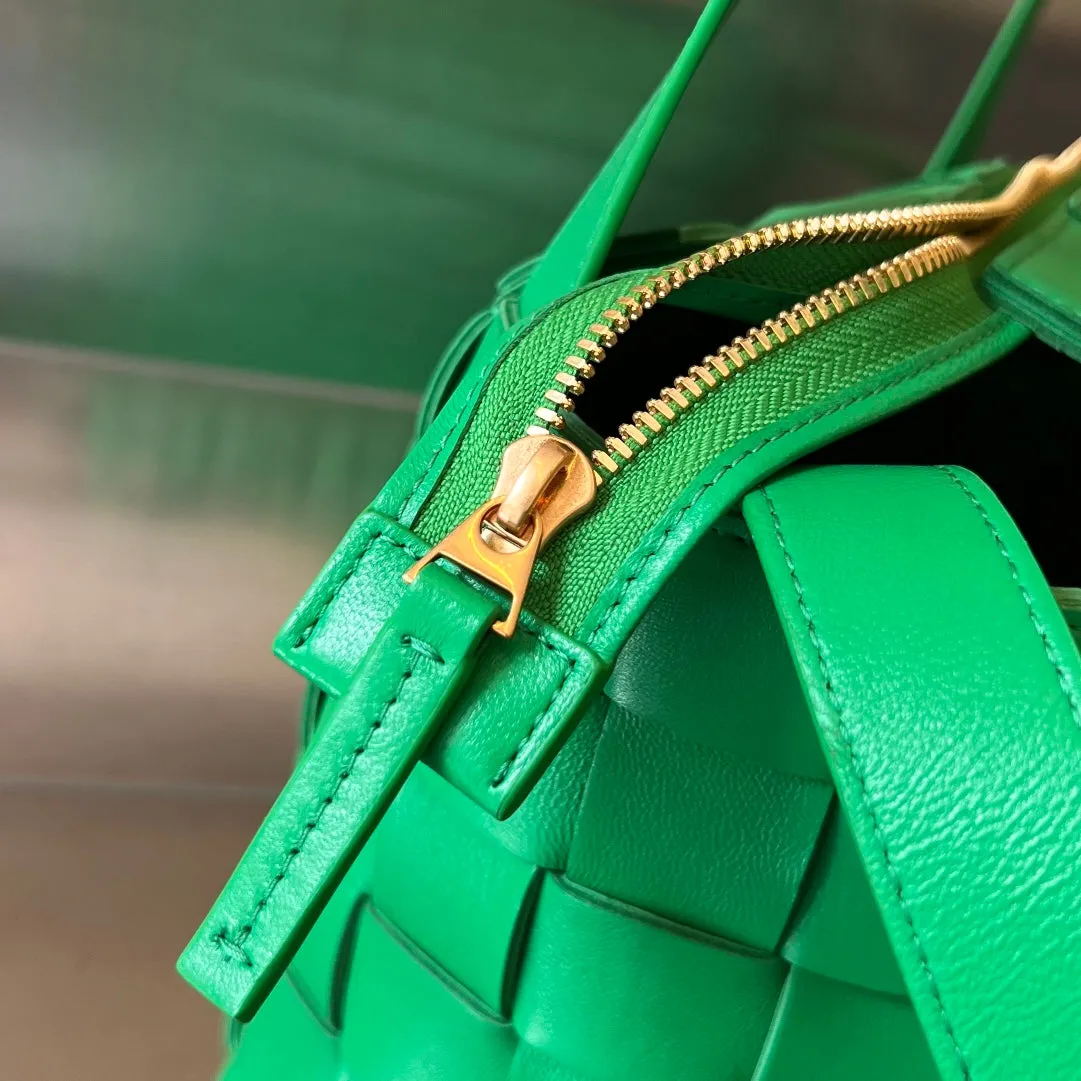 Bottega Popular pick LAMBSKIN CASSETTE GREEN High-security 28 LIGHT Veneta MEDIUM