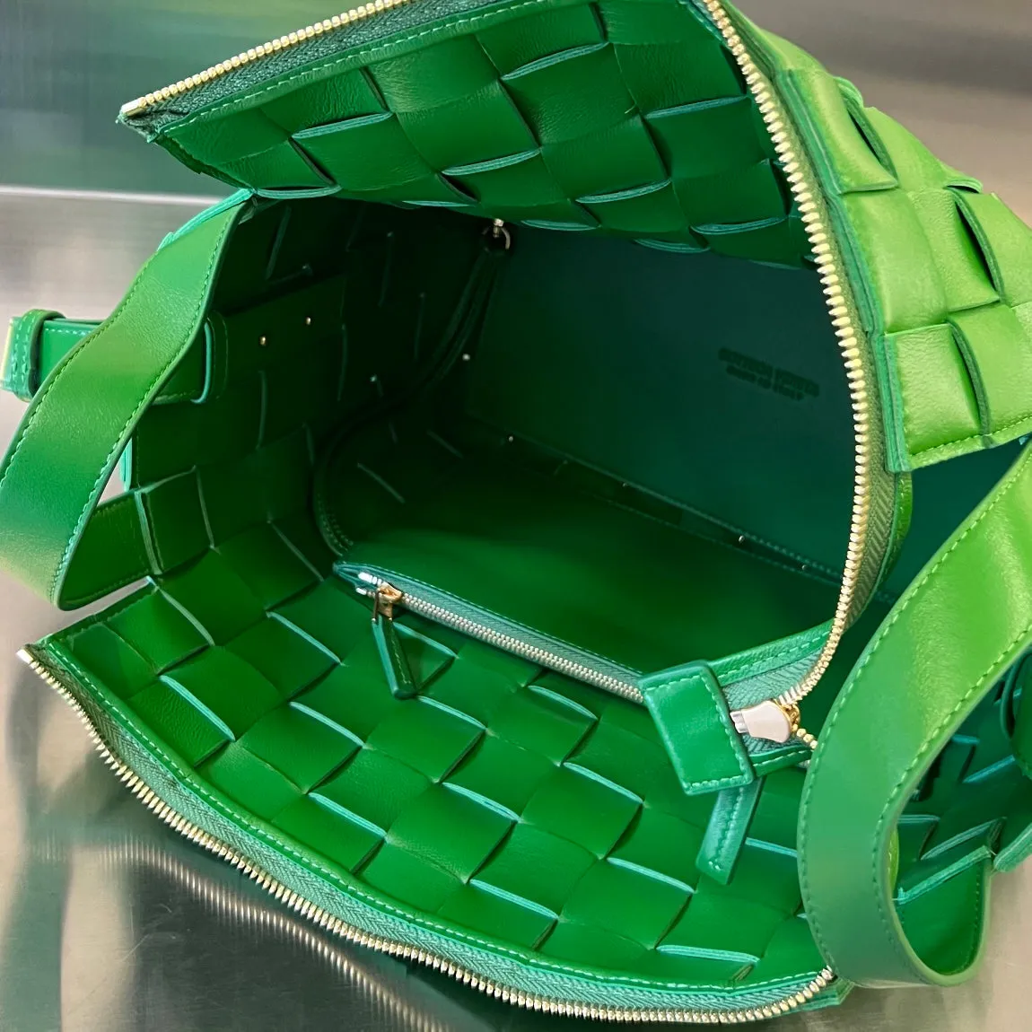 CASSETTE Veneta GREEN Bottega NEON Flexible MEDIUM 28 LAMBSKIN Exceptional value