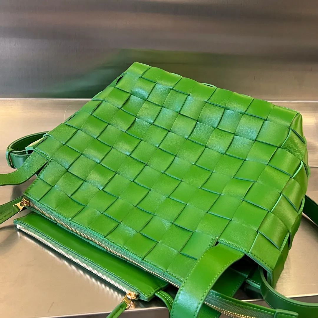 CASSETTE Veneta GREEN Bottega NEON Flexible MEDIUM 28 LAMBSKIN Exceptional value