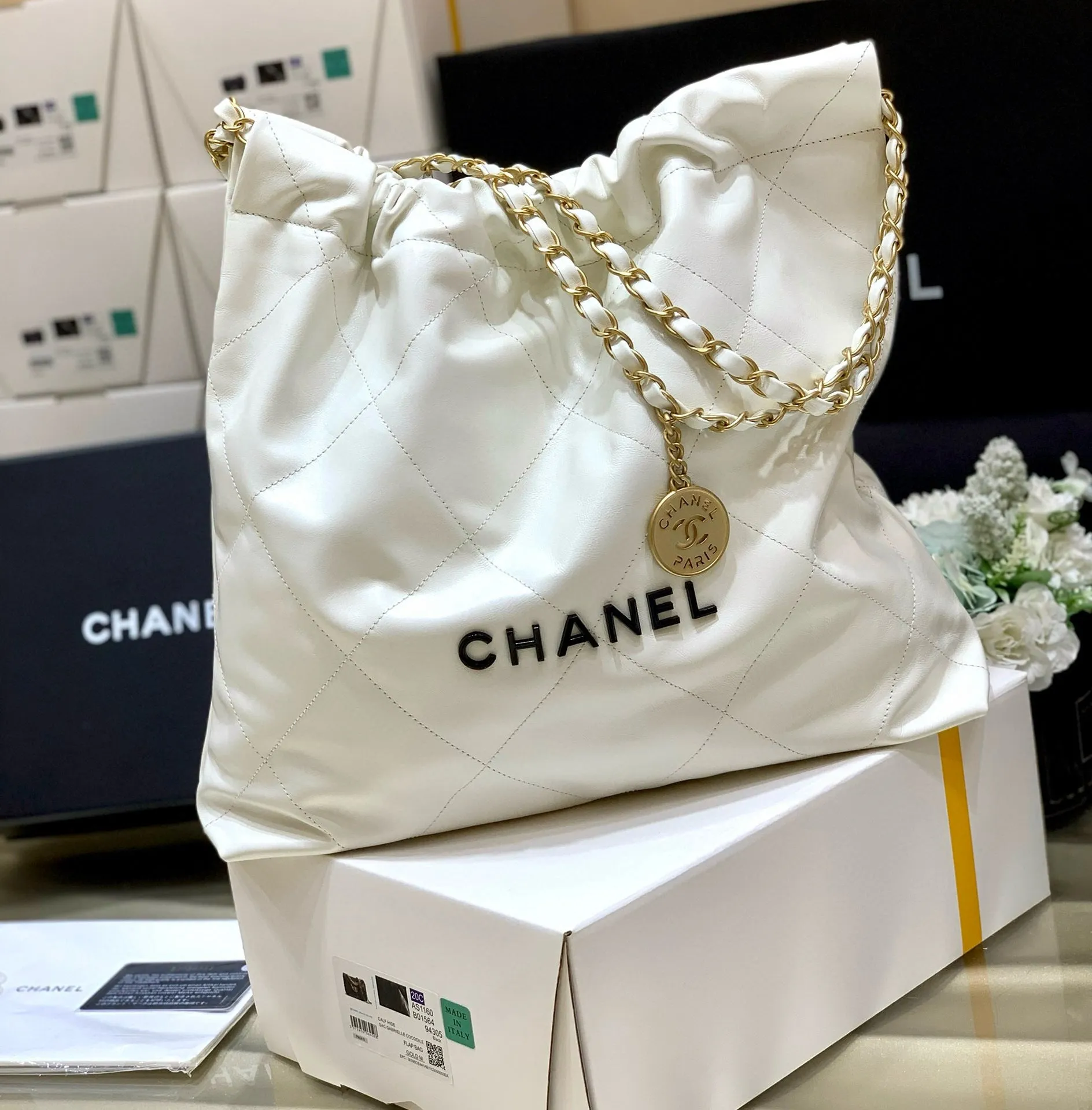 CC 19 HOBO BAG 43CM WHITE CALFSKIN BLACK LOGO GOLD HARDWARE
