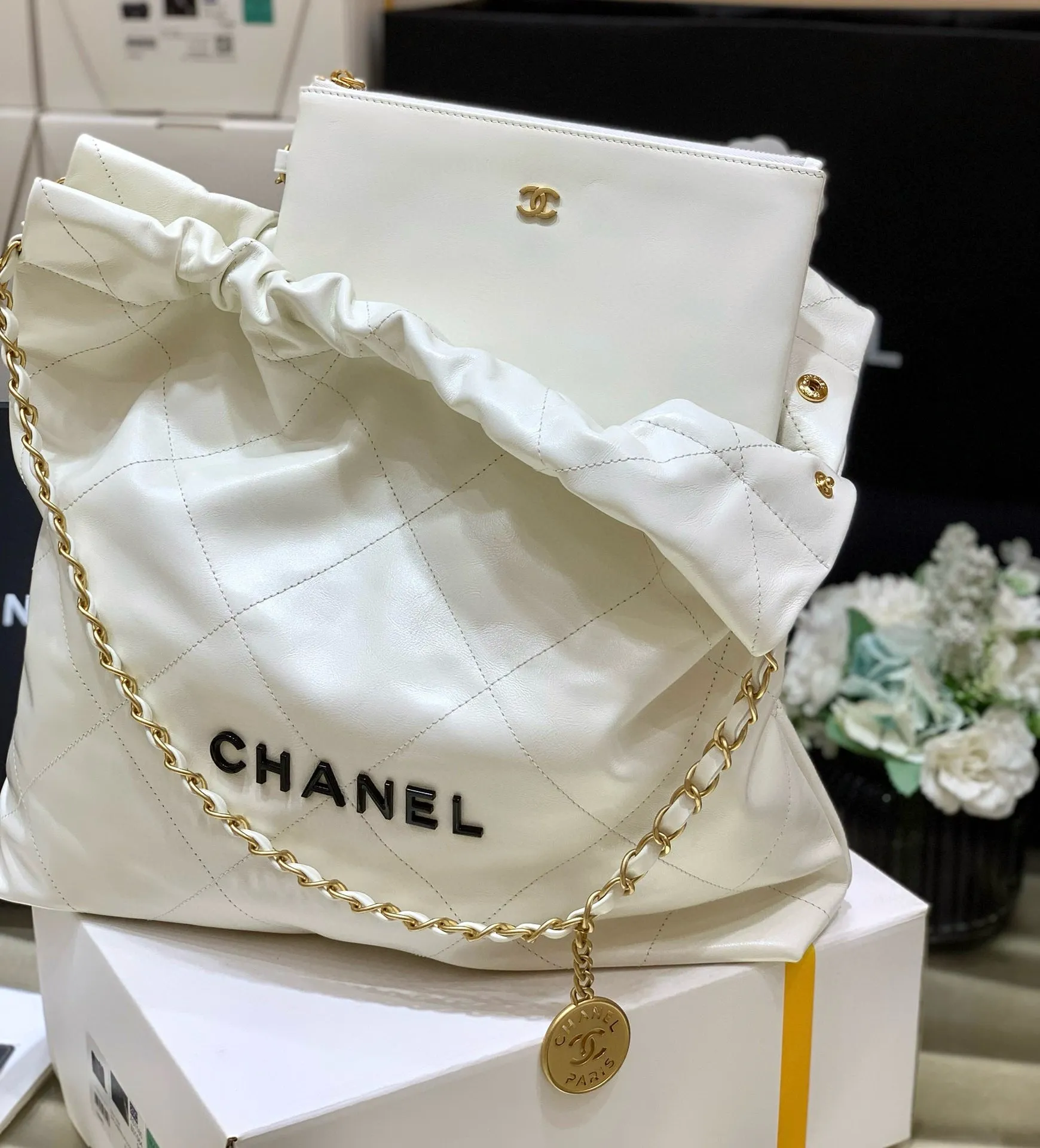 CC 19 HOBO BAG 43CM WHITE CALFSKIN BLACK LOGO GOLD HARDWARE