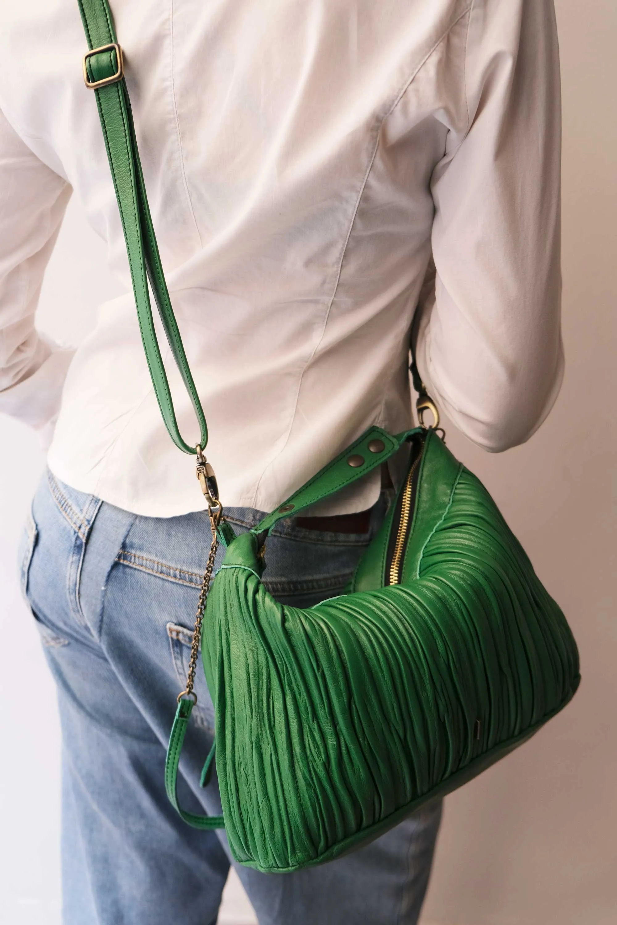 Chicca Media hobo bag in emerald pleated leather - Made in Italy -