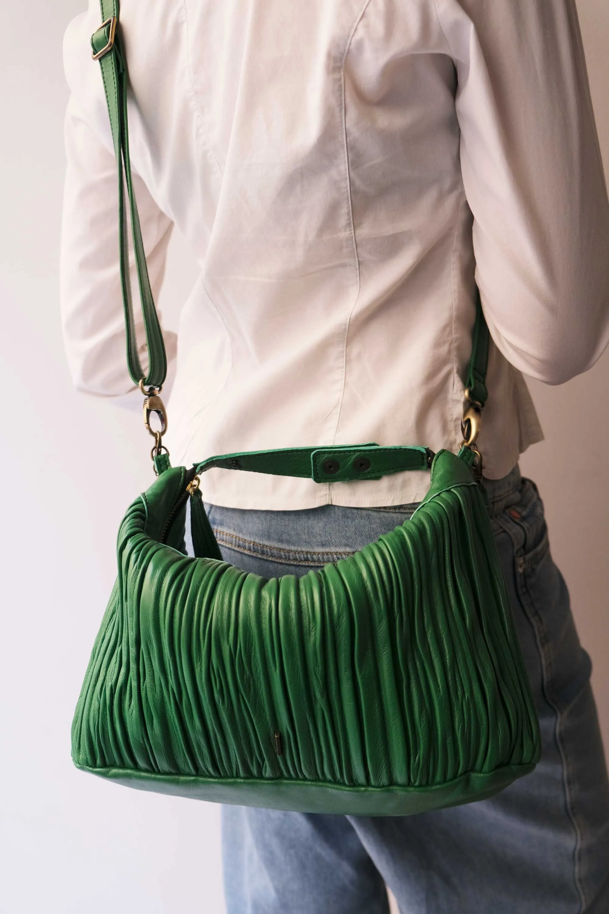 Chicca Media hobo bag in emerald pleated leather - Made in Italy -