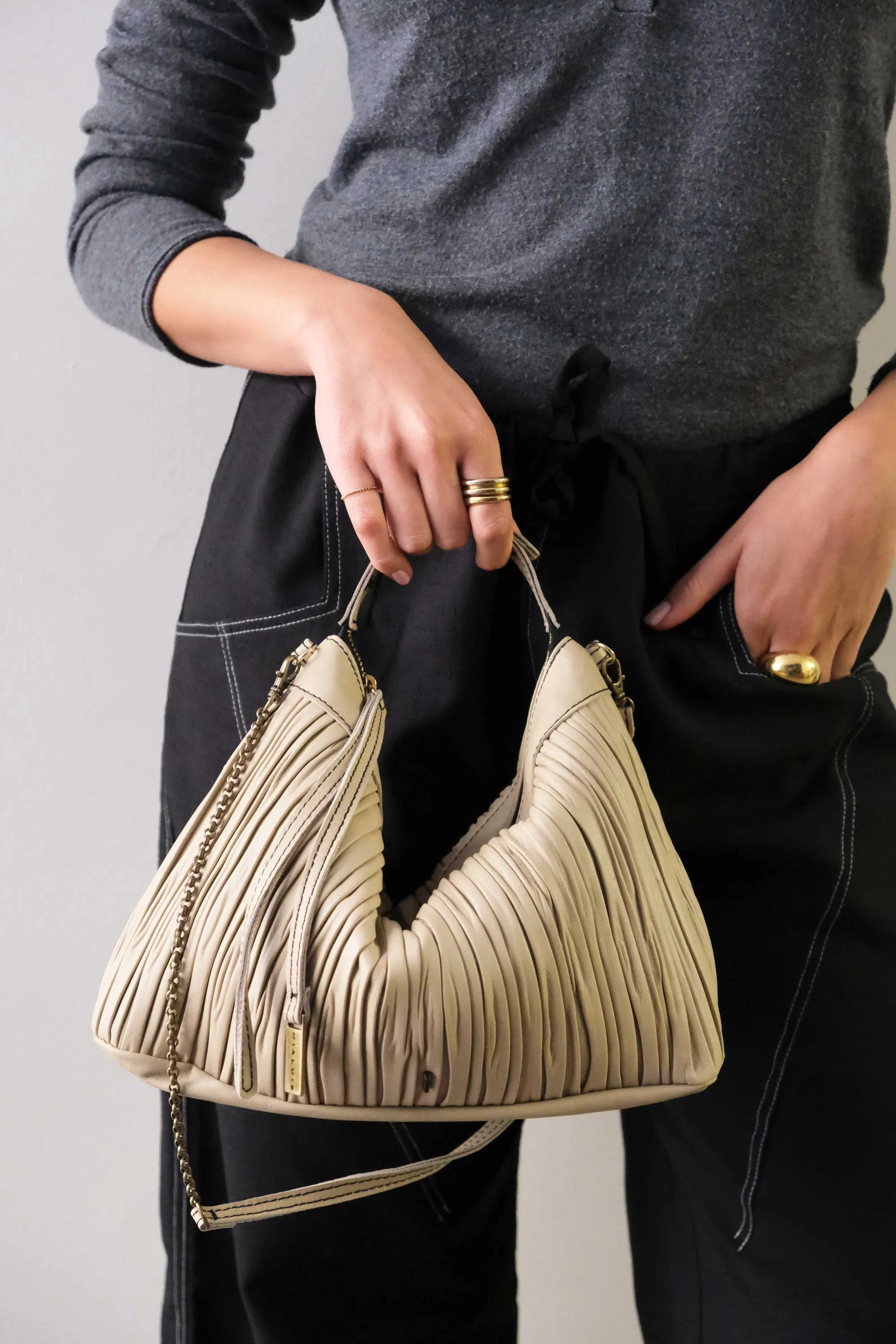Chicca Media hobo bag in sand pleated leather - Made in Italy -