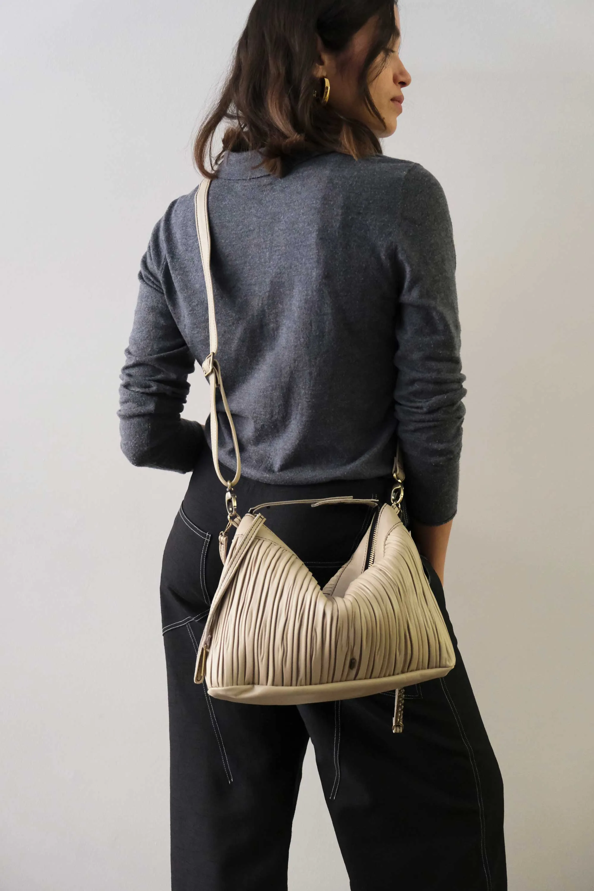 Chicca Media hobo bag in sand pleated leather - Made in Italy -