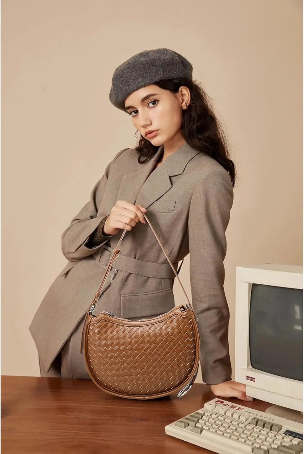 Crescent Shoulder Bag for Women Small Crossbody Bags Crescent Shoulder Bag Hobo Handbag with Adjustable Strap