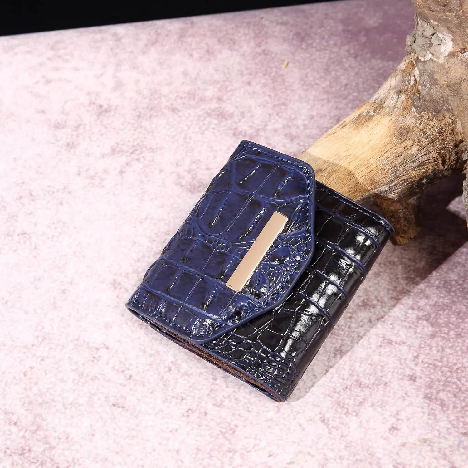 Crocodile Small Wallets Short Vintage Leather Credit Card Holder Luxury Clutch Mini Coin Purse for Women