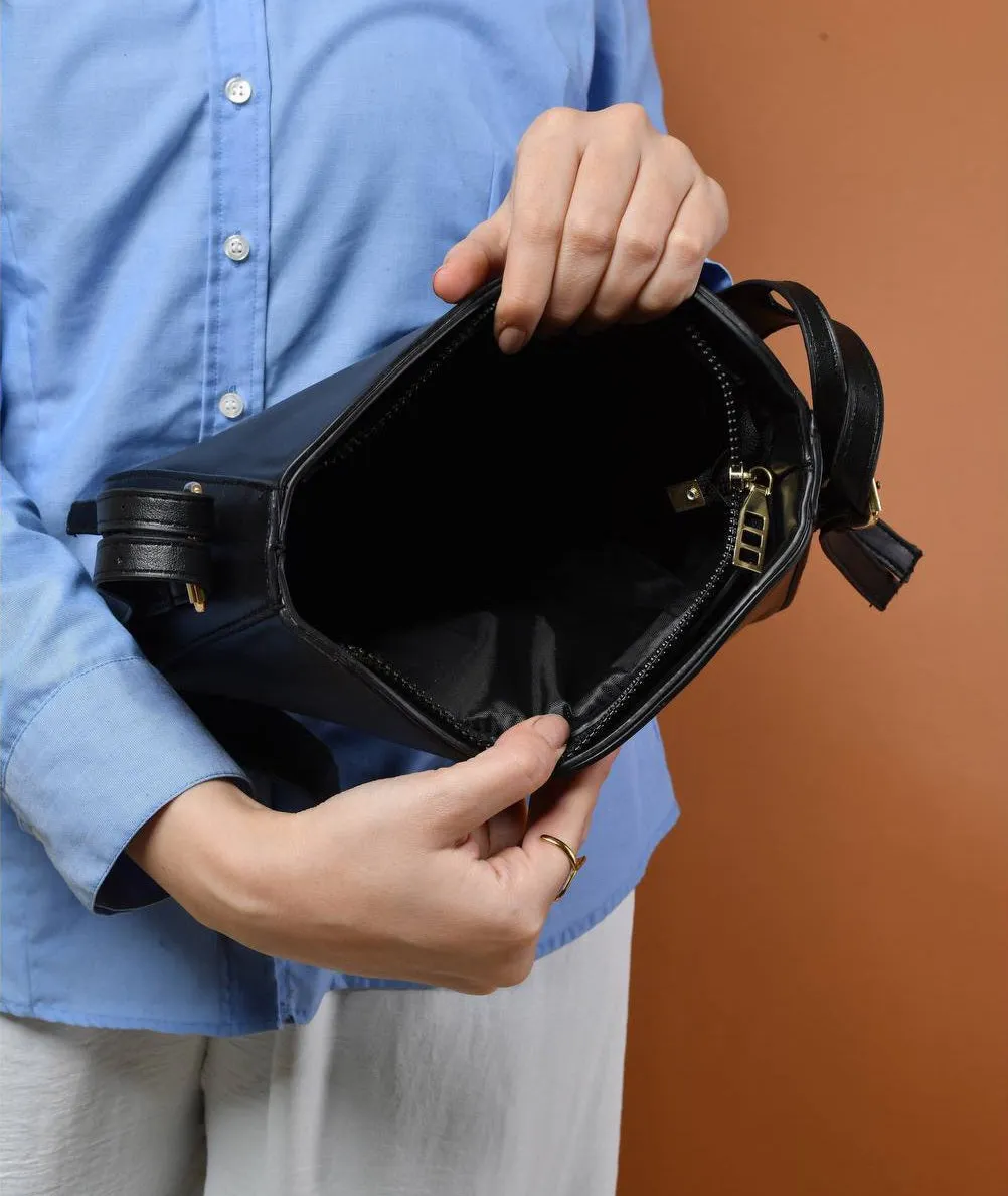 curved shoulder bag - Black