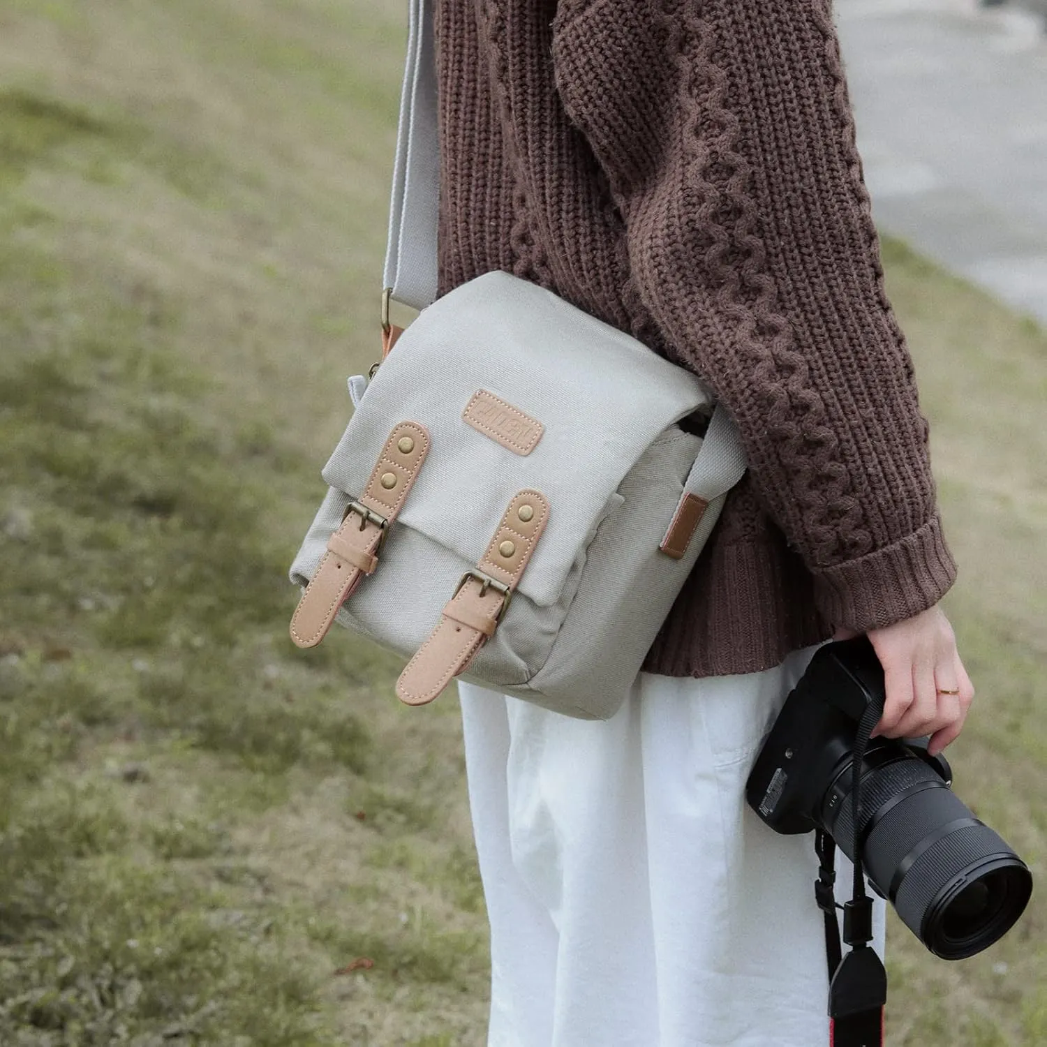Cwatcun Compact Camera Bag Case Canvas Leather Trim Compatible for Nikon, Canon, Sony Mirrorless Camera and Lenses Waterproof, Camera Shoulder Messenger Bag Beige