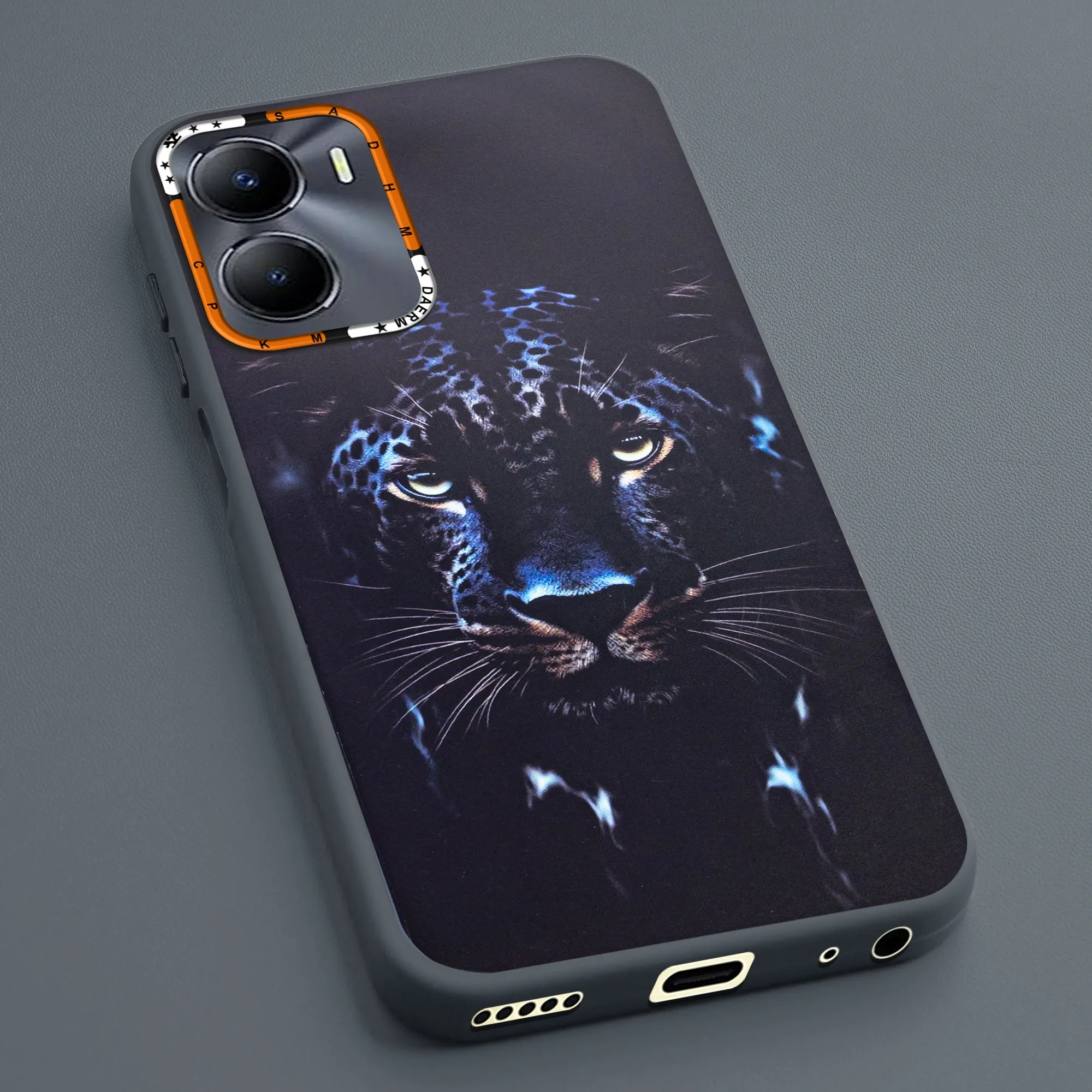 Dark Elegant Wild Creatures Printed Back Cases For Vivo Y56 5G