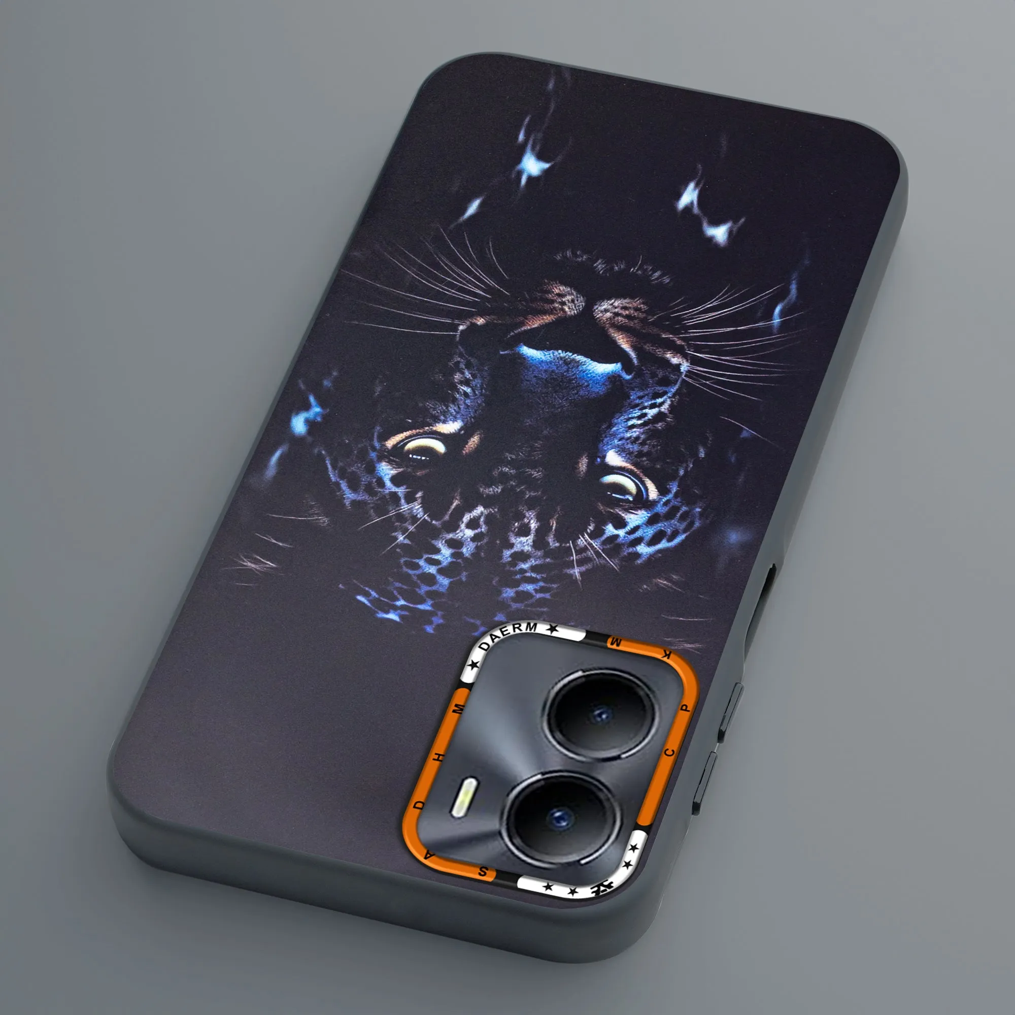 Dark Elegant Wild Creatures Printed Back Cases For Vivo Y56 5G