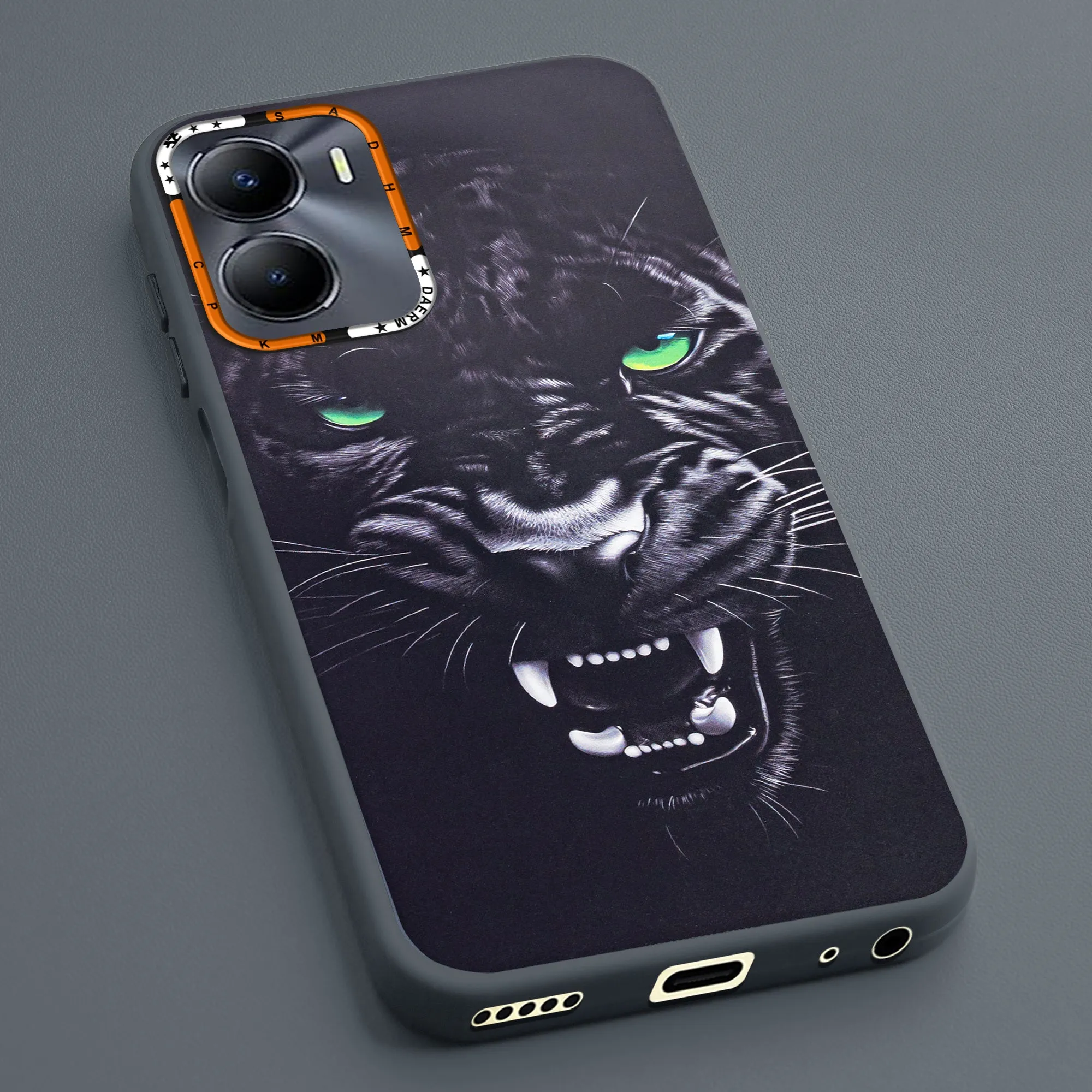 Dark Elegant Wild Creatures Printed Back Cases For Vivo Y56 5G