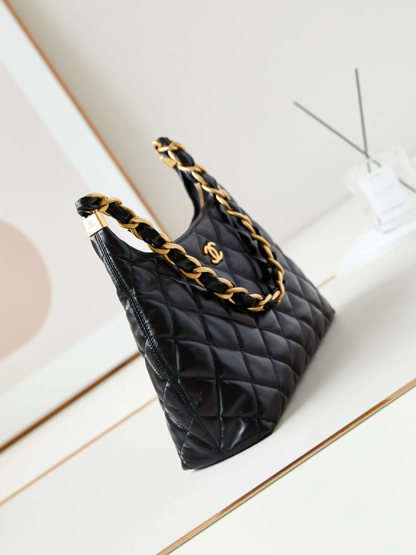 Discounted delivery hobo CHANEL bag calfskin 24a 32cm Plug-and-play gold hardware black