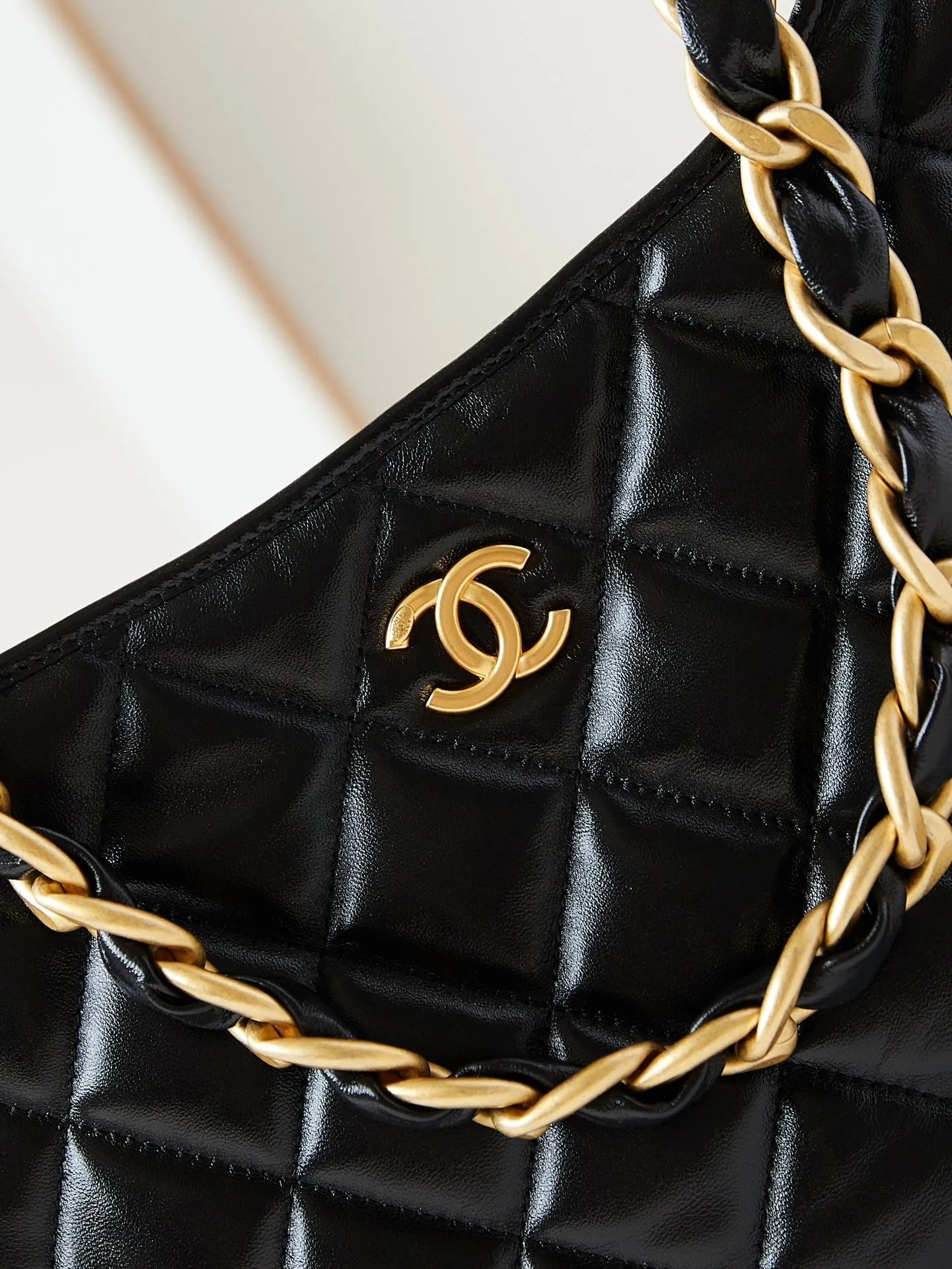 Discounted delivery hobo CHANEL bag calfskin 24a 32cm Plug-and-play gold hardware black