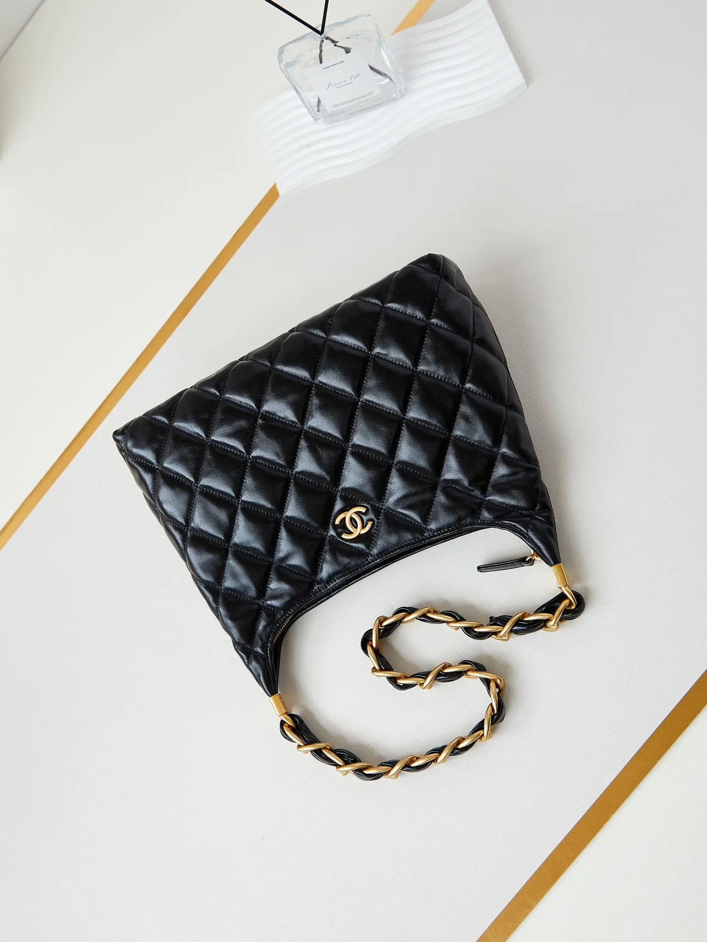 Discounted delivery hobo CHANEL bag calfskin 24a 32cm Plug-and-play gold hardware black
