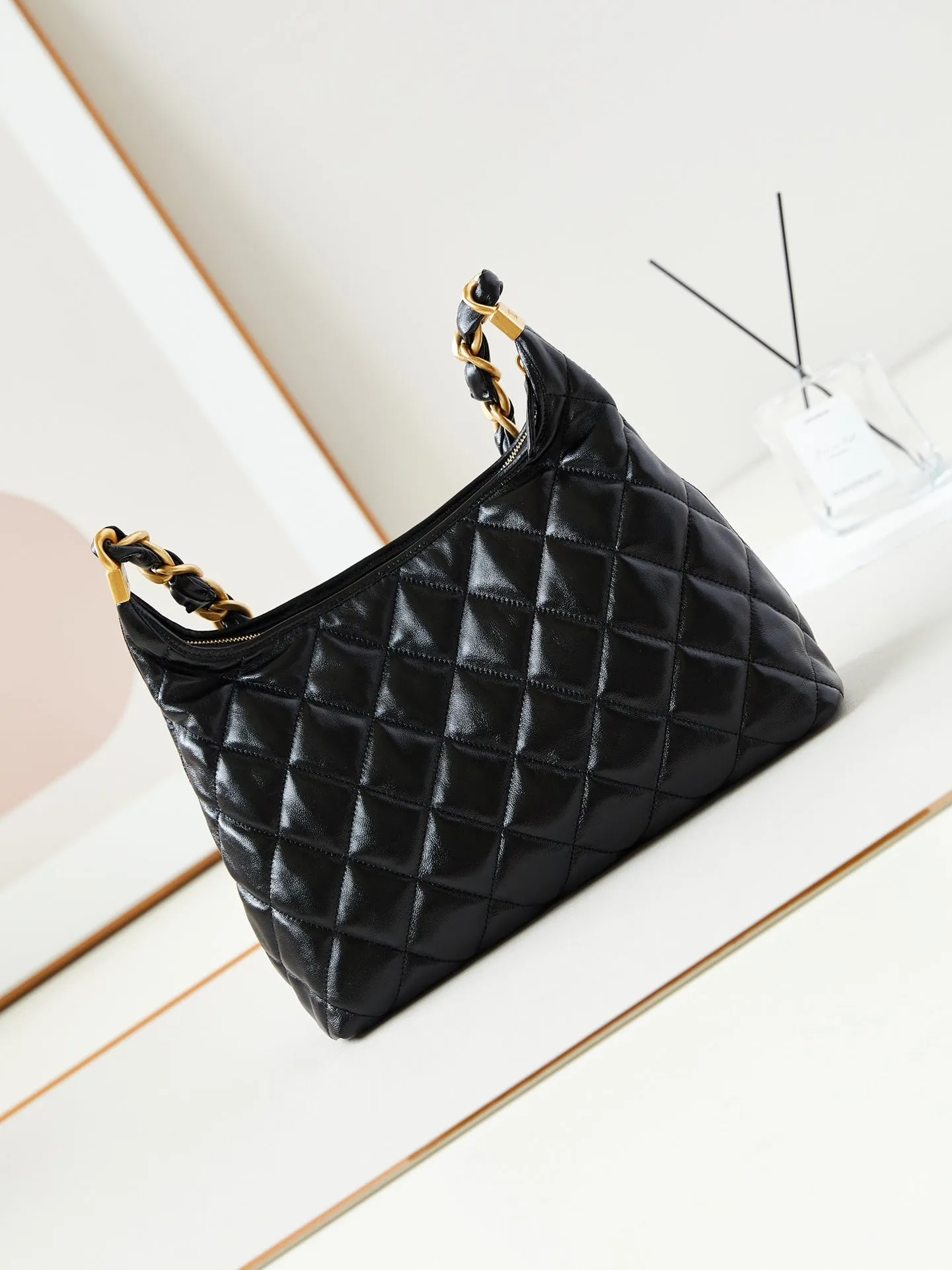 Discounted delivery hobo CHANEL bag calfskin 24a 32cm Plug-and-play gold hardware black