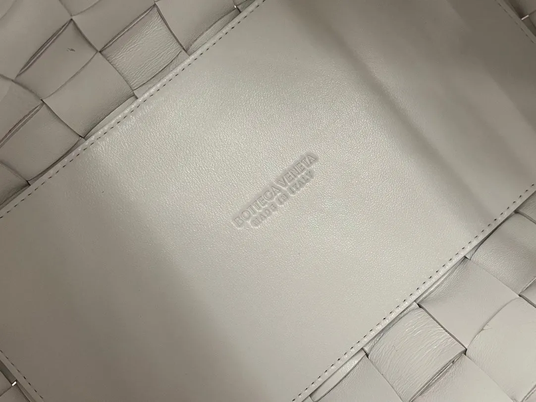 Easy-to-use MEDIUM WHITE 28 LAMBSKIN Price-conscious CASSETTE Veneta Bottega