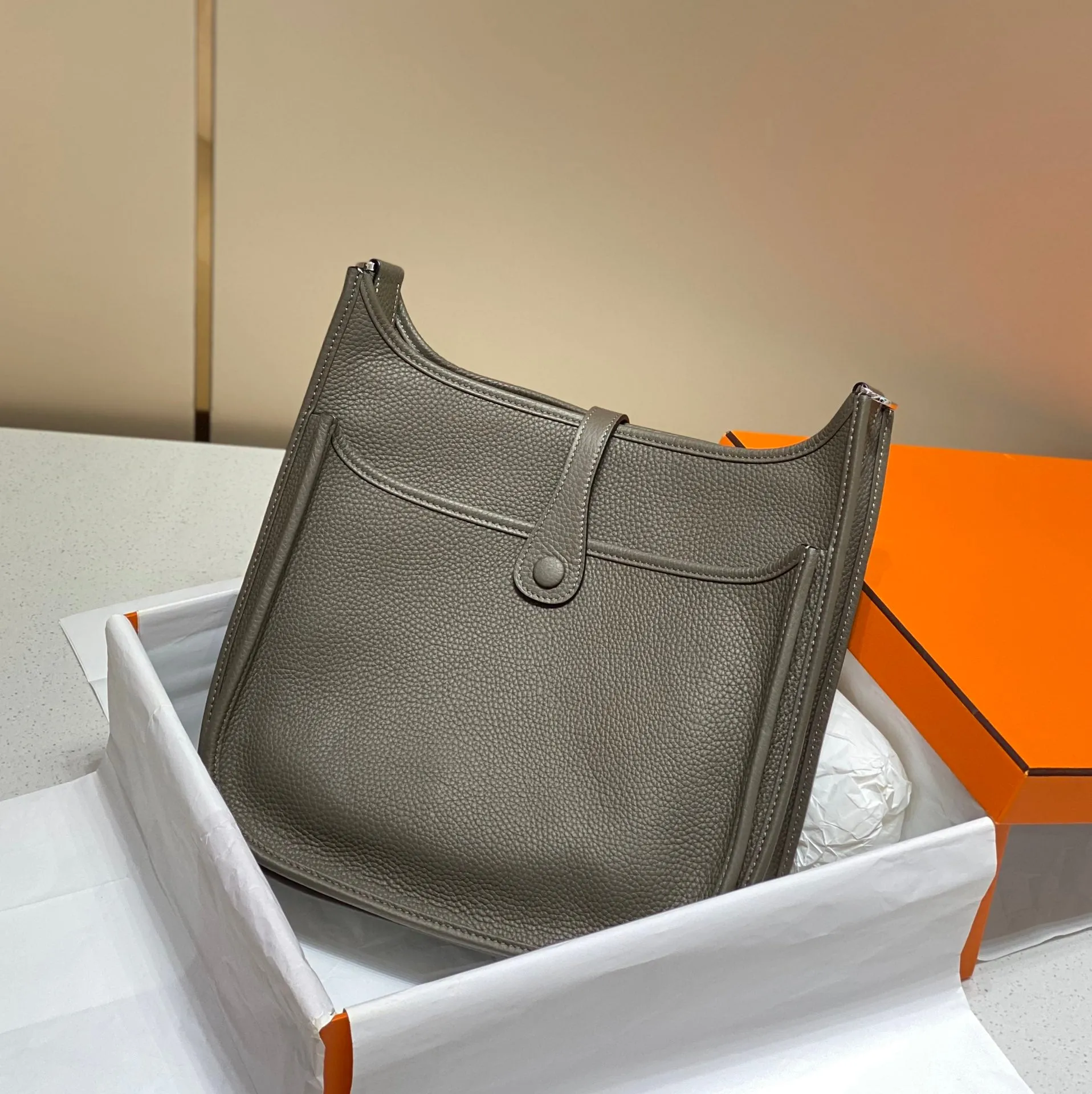 Evelyne 29cm Dark Brown Togo Shw