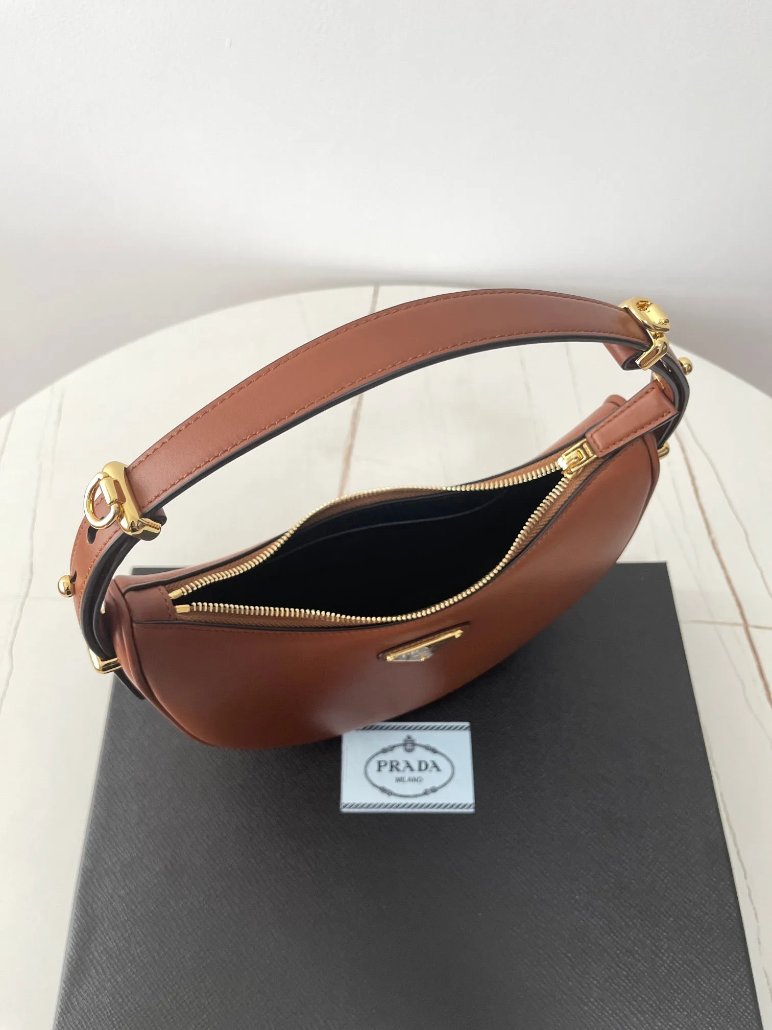 Fast dispatch PRADA ARQUÉ COGNAC LEATHER BROWN Buy-more-save-more IN 22 BAG SHOULDER