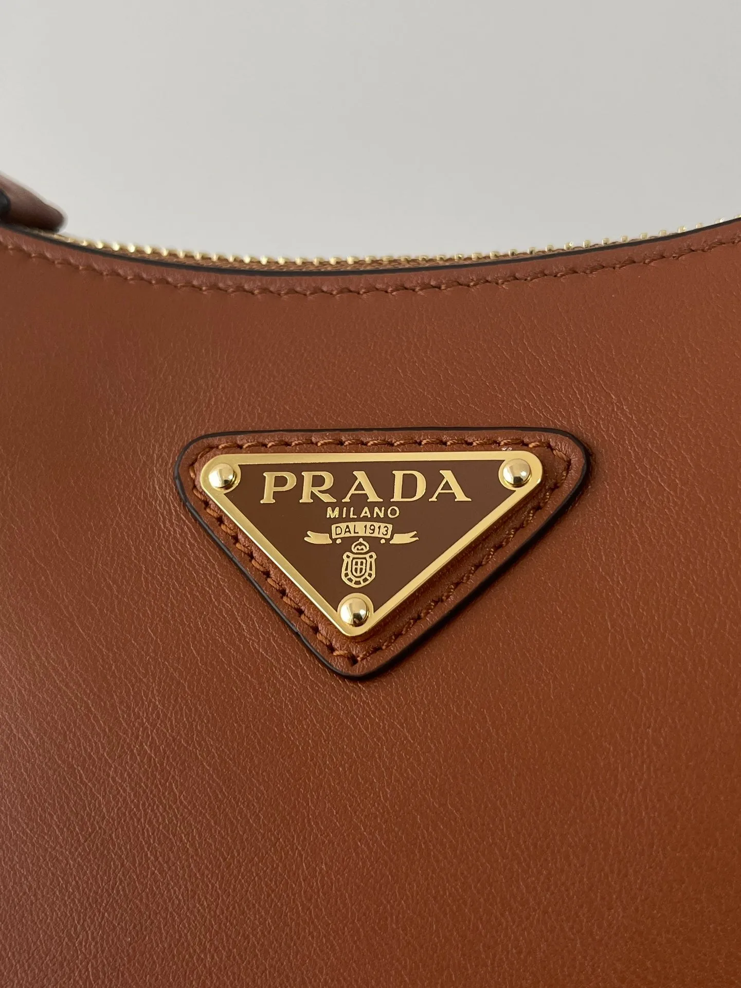 Fast dispatch PRADA ARQUÉ COGNAC LEATHER BROWN Buy-more-save-more IN 22 BAG SHOULDER
