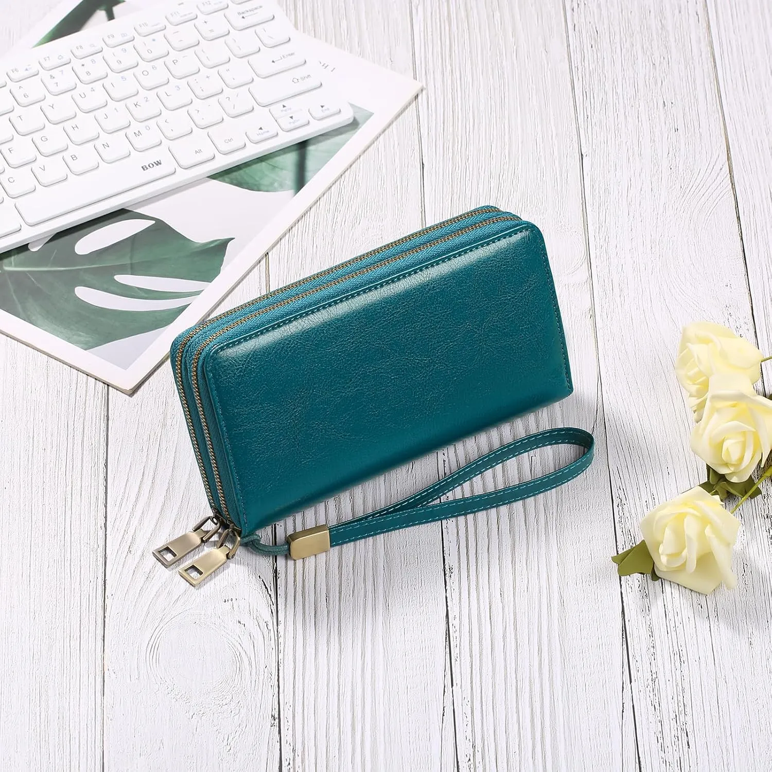 GAEKEAO Wallet for Women Clutch RFID Blocking Leather Wristlet Purse Large Capacity Credit Card Holder with Grip Hand Strap