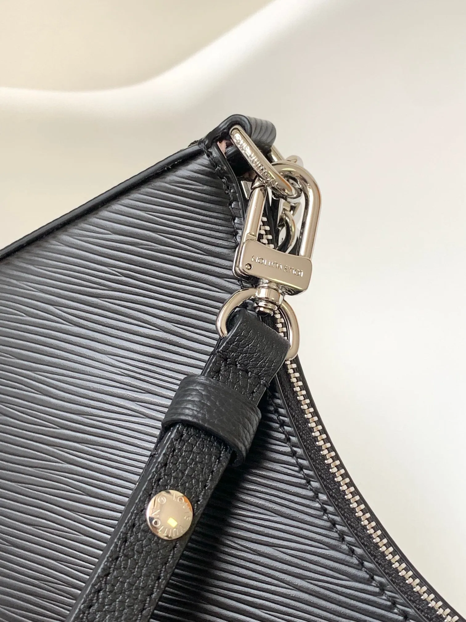 GRAINED MARELLINI Vuitton BLACK 19 Heavy discount Louis LEATHER Beautiful EPI