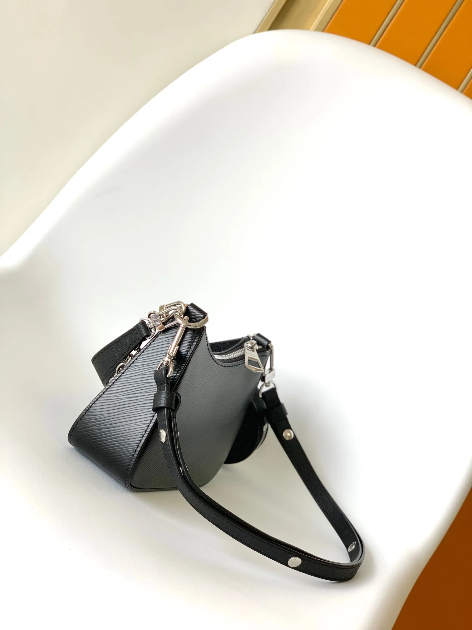 GRAINED MARELLINI Vuitton BLACK 19 Heavy discount Louis LEATHER Beautiful EPI