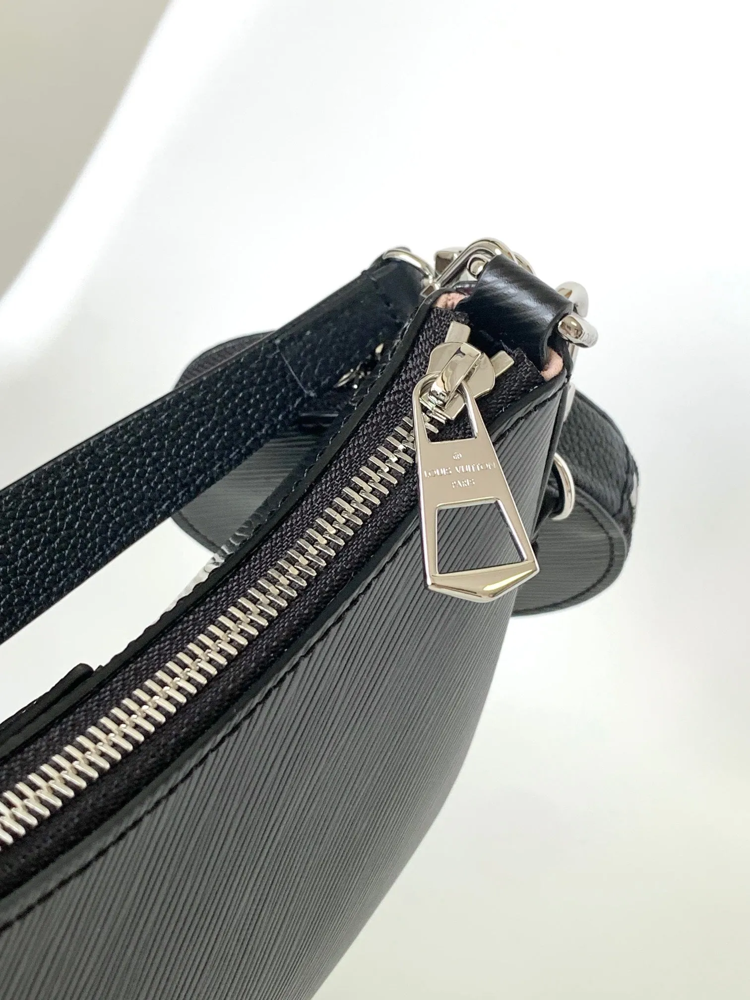 GRAINED MARELLINI Vuitton BLACK 19 Heavy discount Louis LEATHER Beautiful EPI