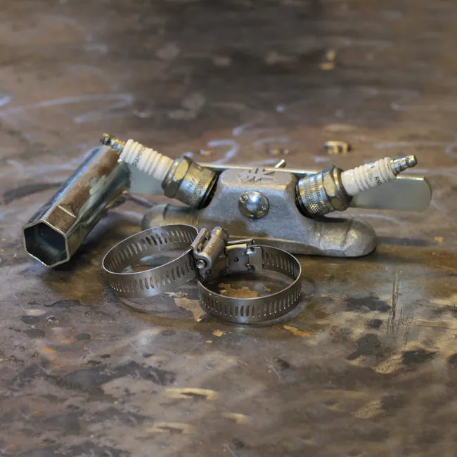 HK Spark Plug Holder