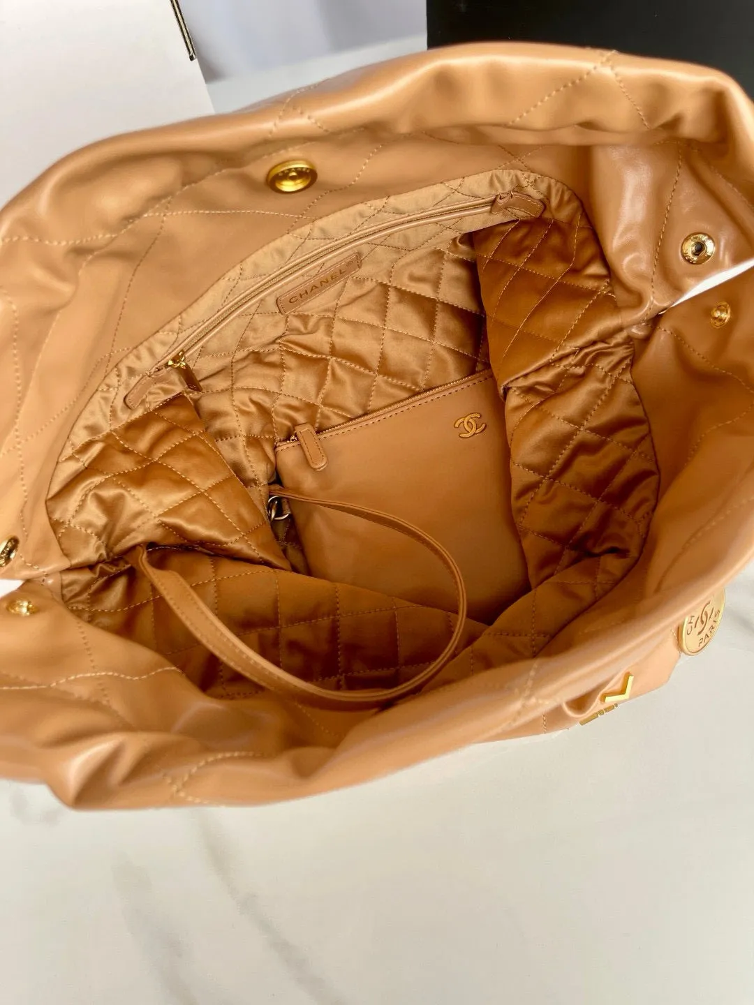 hobo 22 gold brown Trending sale hardware calfskin Personalized service CHANEL