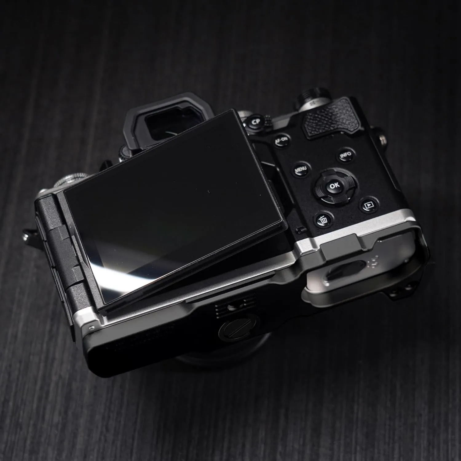 L-Shaped Camera Handle ，Compatible with OM System OM-3 Camera ，Precious Vintage Solid Wood | Handcrafted by Experienced Artisans (African Blackwood Black)