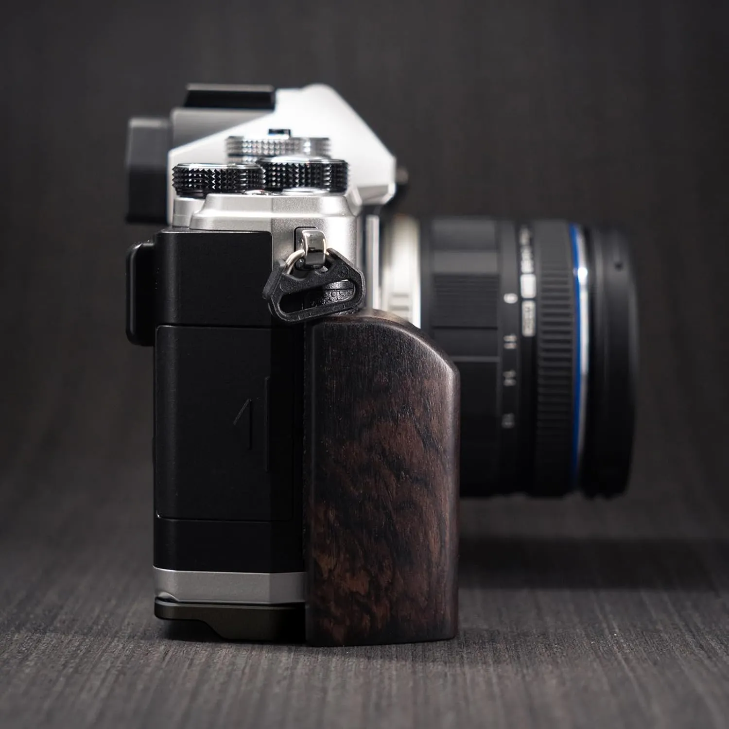 L-Shaped Camera Handle ，Compatible with OM System OM-3 Camera ，Precious Vintage Solid Wood | Handcrafted by Experienced Artisans (African Blackwood Black)