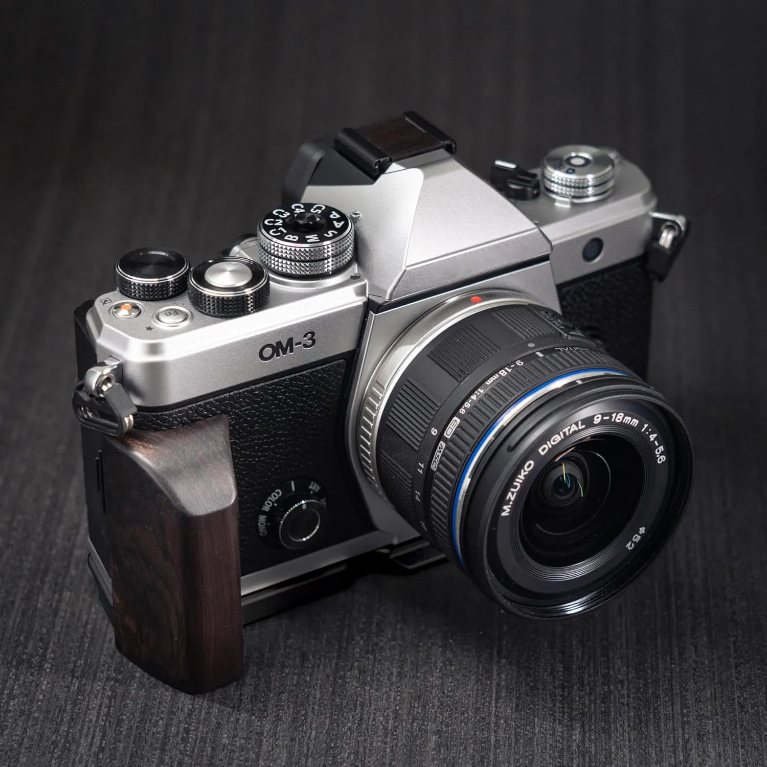 L-Shaped Camera Handle ，Compatible with OM System OM-3 Camera ，Precious Vintage Solid Wood | Handcrafted by Experienced Artisans (African Blackwood Black)