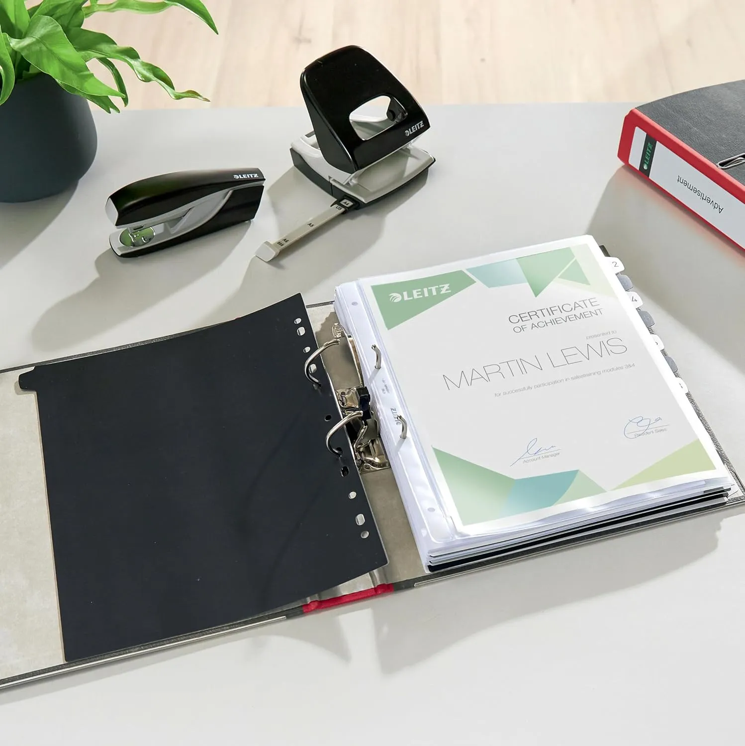 Leitz Quality Folder 180° Slim red