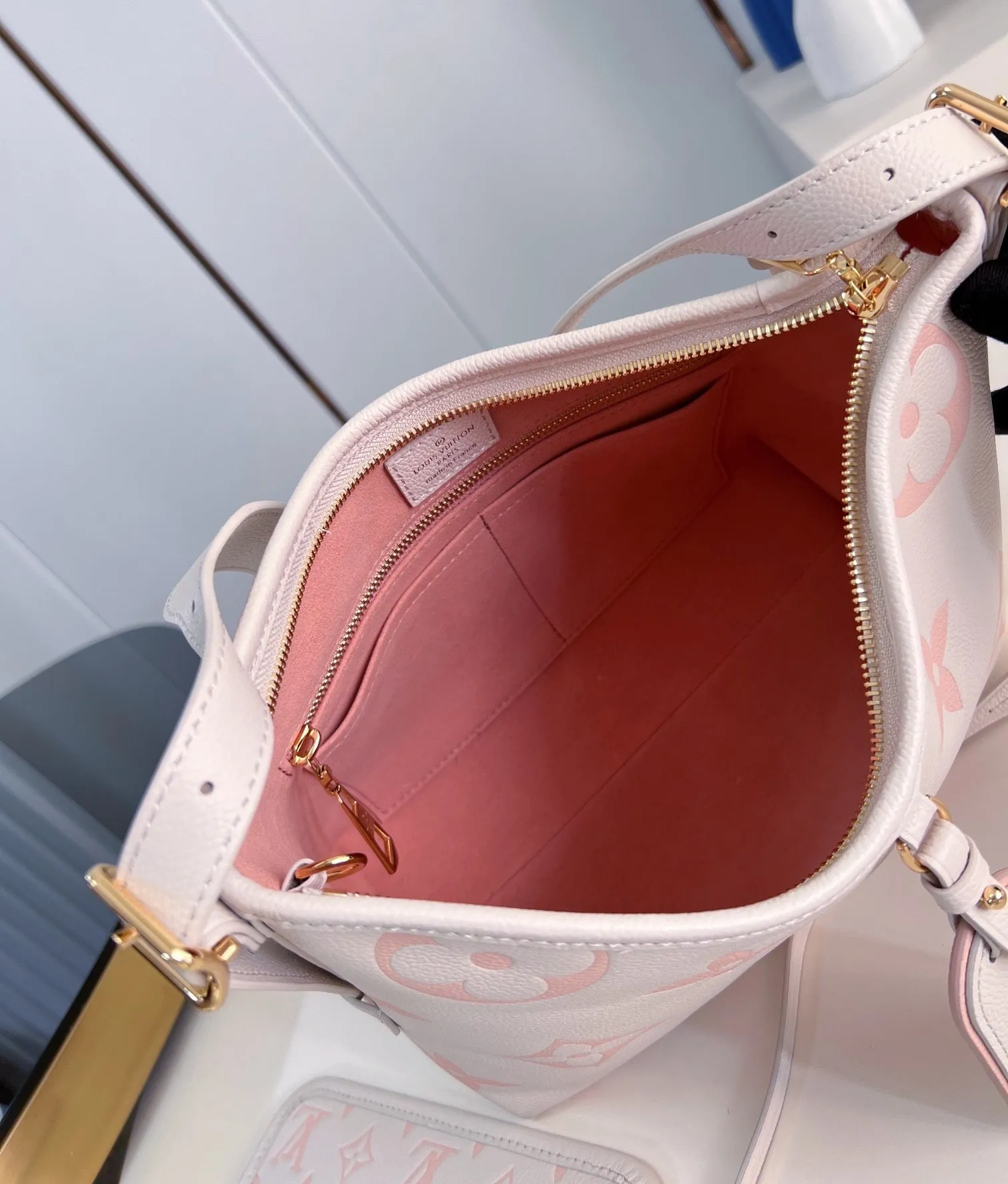 LIGHT CARRYALL Birthday discount PM Complete assortment COWHIDE Vuitton GRAINED MONOGRAM Louis PINK 29 LEATHER