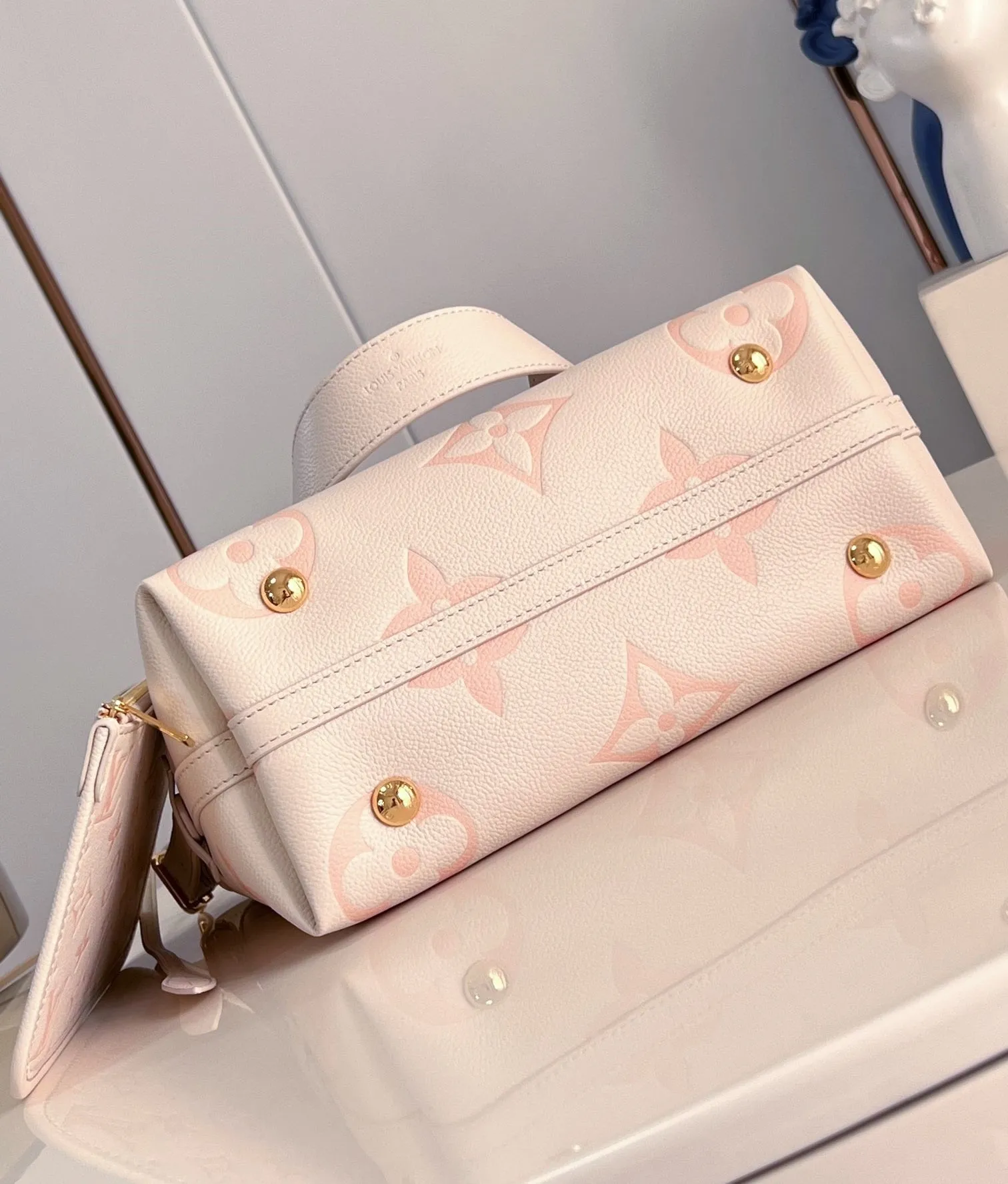 LIGHT CARRYALL Birthday discount PM Complete assortment COWHIDE Vuitton GRAINED MONOGRAM Louis PINK 29 LEATHER