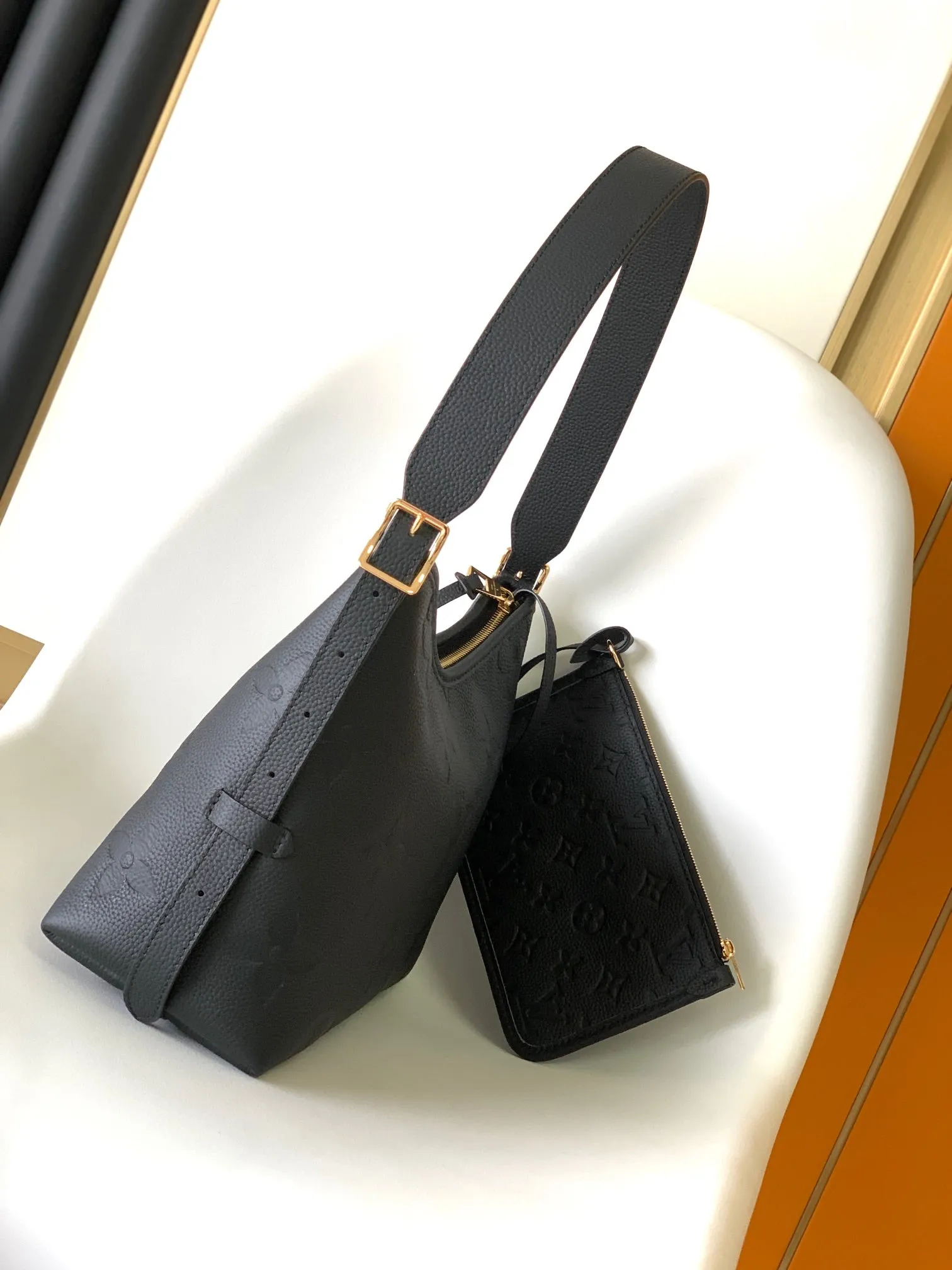 Louis BLACK PM Vuitton CARRYALL 29 GRAINED COWHIDE MONOGRAM Trusted LEATHER Premium selection