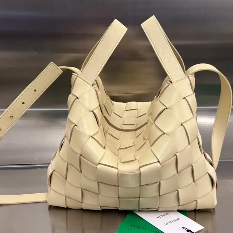 MEDIUM CASSETTE BEIGE Fully-featured LAMBSKIN Veneta Fast shipping 28 Bottega