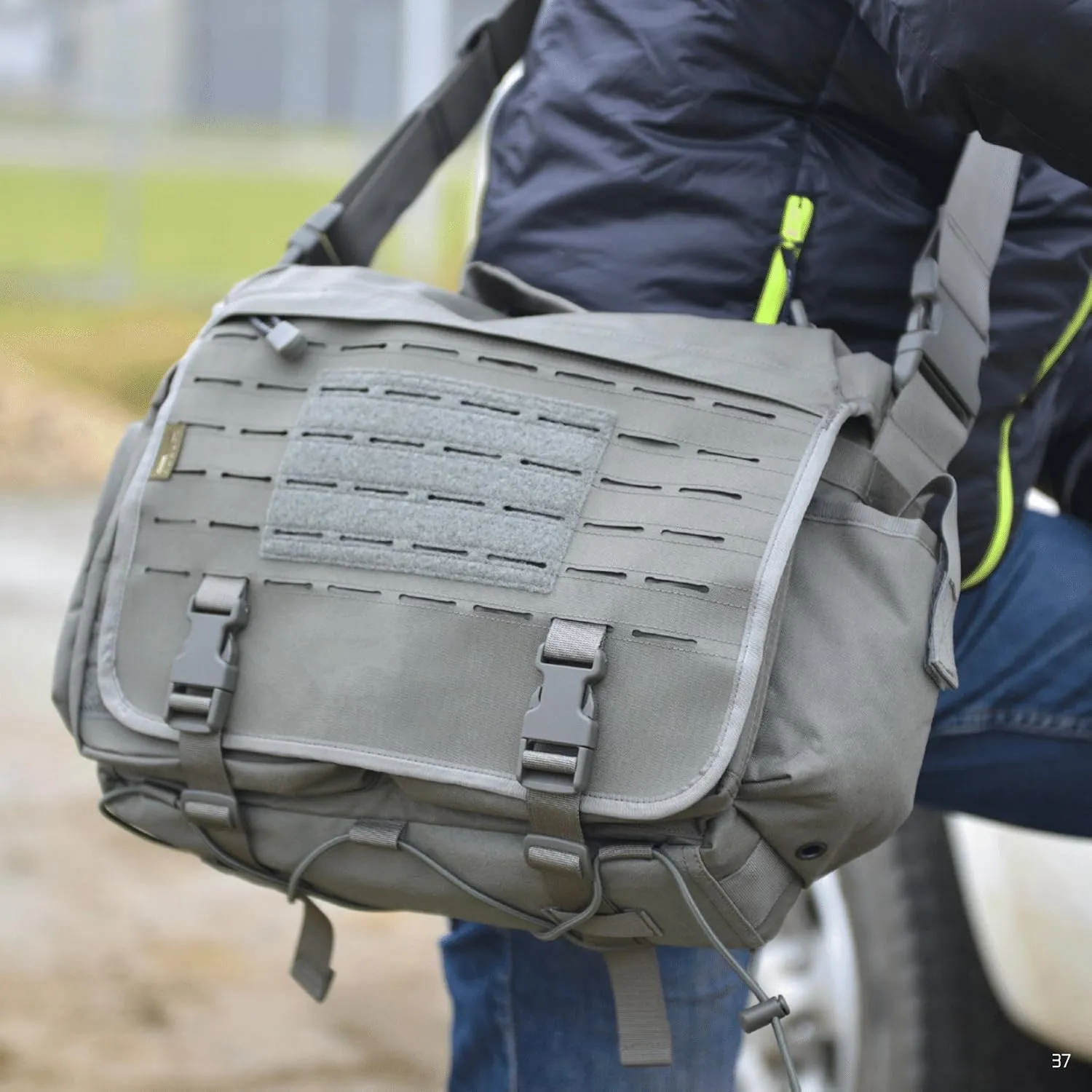 Messenger Tactical Bag 10 Liter Capacity, Ideal for Laptop, ipad or Tablet