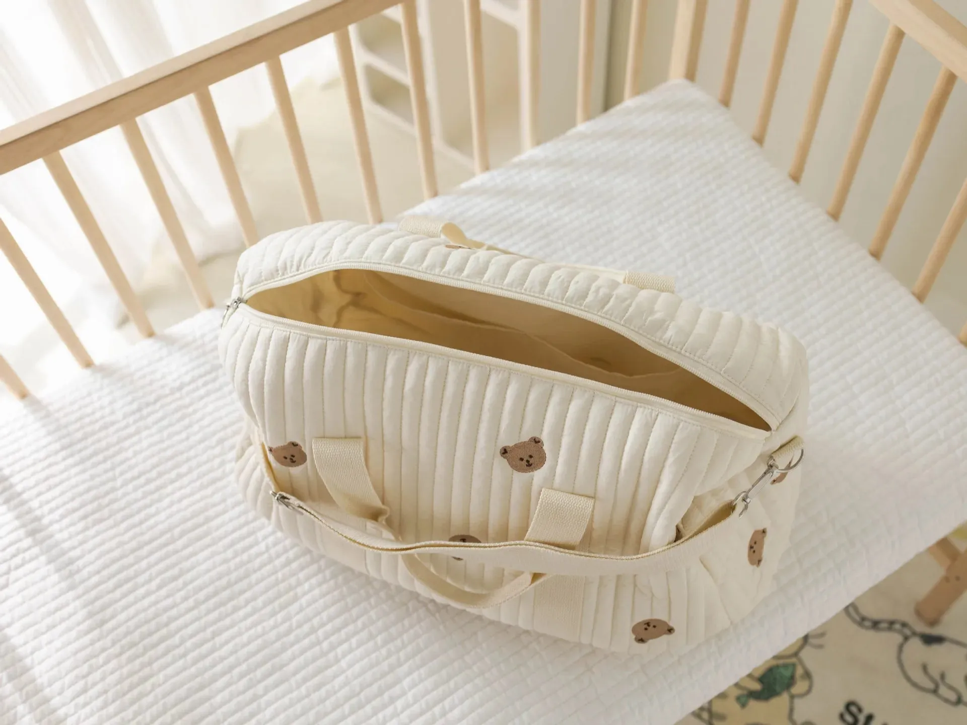 Mommy Bag: Diaper Bag & Travel Tote