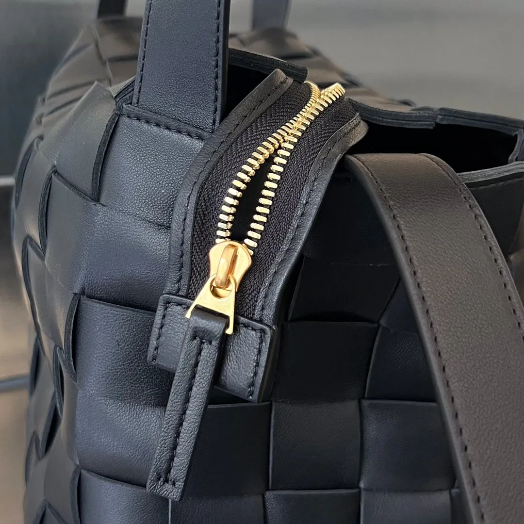Reliable customer support BLACK Unbeatable range Veneta 28 LAMBSKIN Bottega CASSETTE MEDIUM