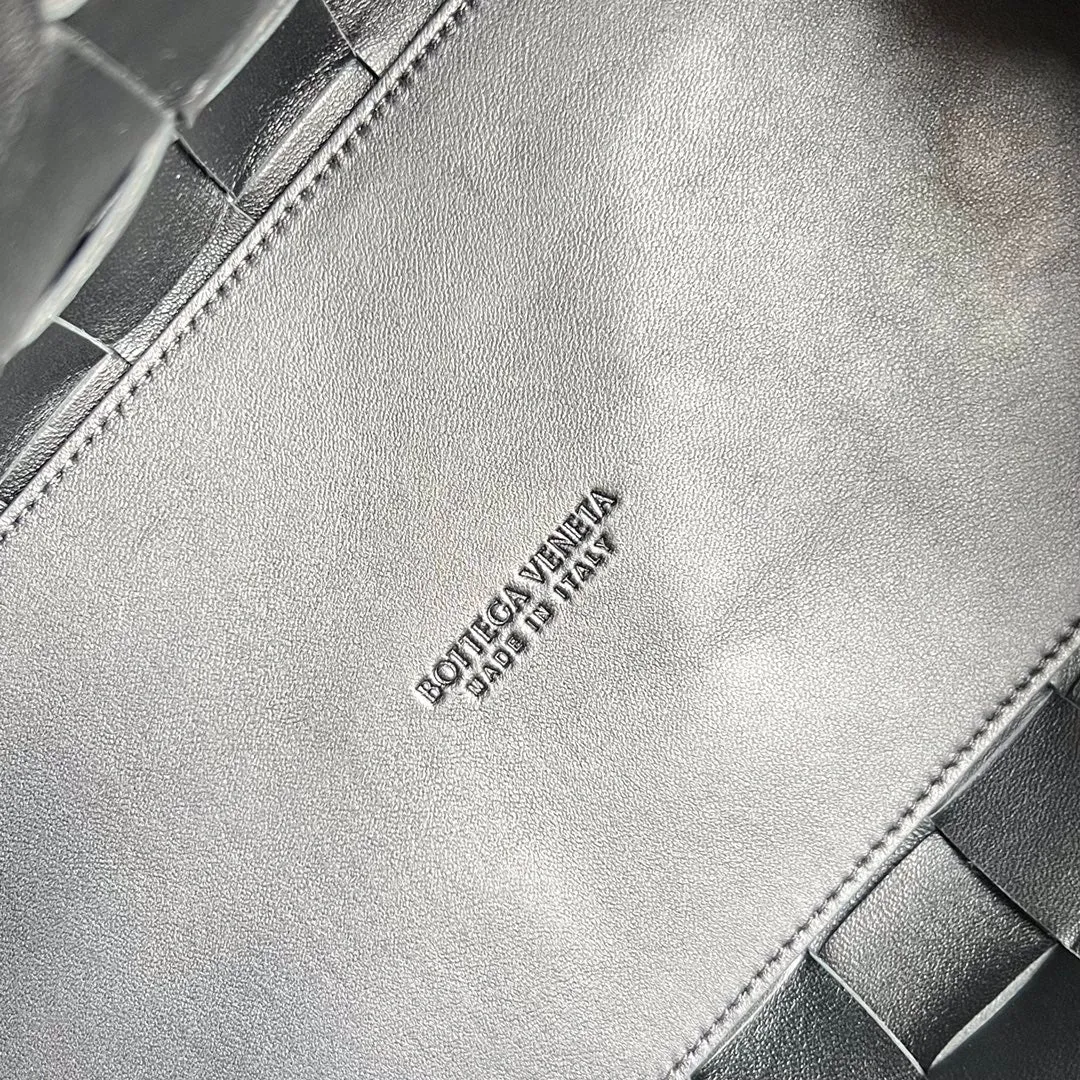 Reliable customer support BLACK Unbeatable range Veneta 28 LAMBSKIN Bottega CASSETTE MEDIUM