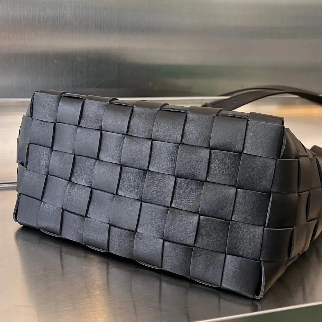 Reliable customer support BLACK Unbeatable range Veneta 28 LAMBSKIN Bottega CASSETTE MEDIUM