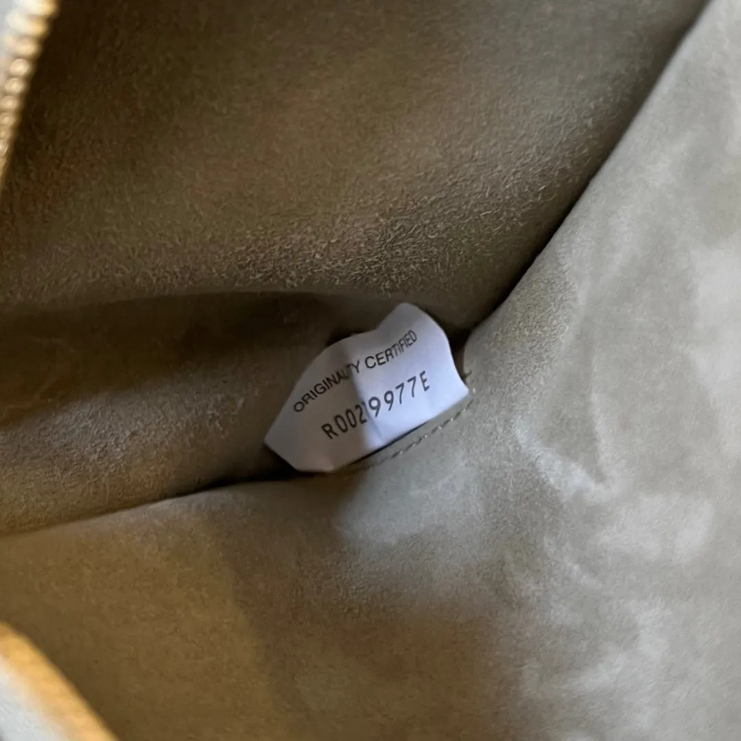 SOLSTICE 44 MEDIUM Trusted platform LAMBSKIN SARDINE Bottega GREY Veneta Seamless support